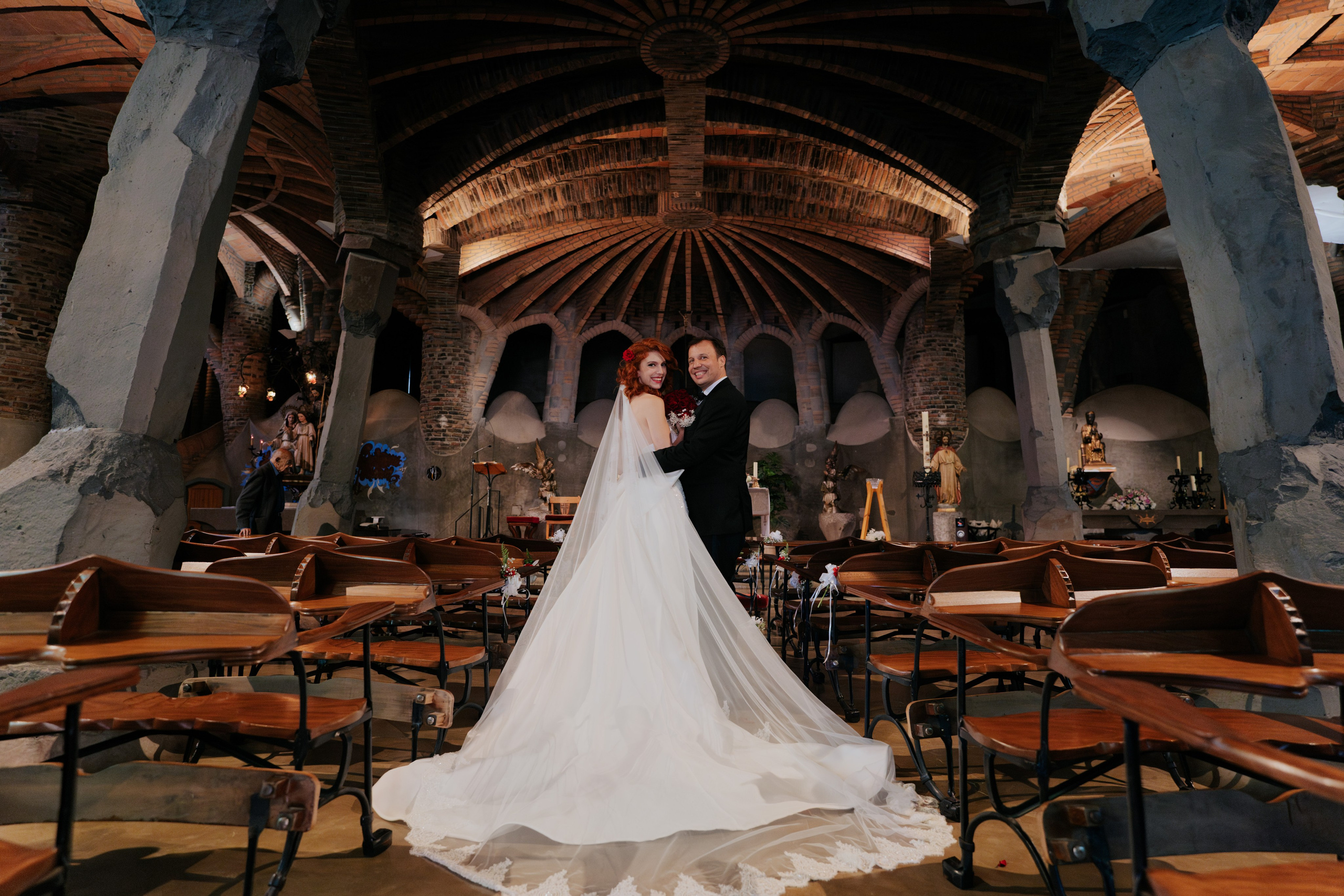 Havie & Isabel — a wedding in Gaudí’s Crypt. DiaFoto Weddings · Premium Destination Wedding Photographer & Videographer in Barcelona
