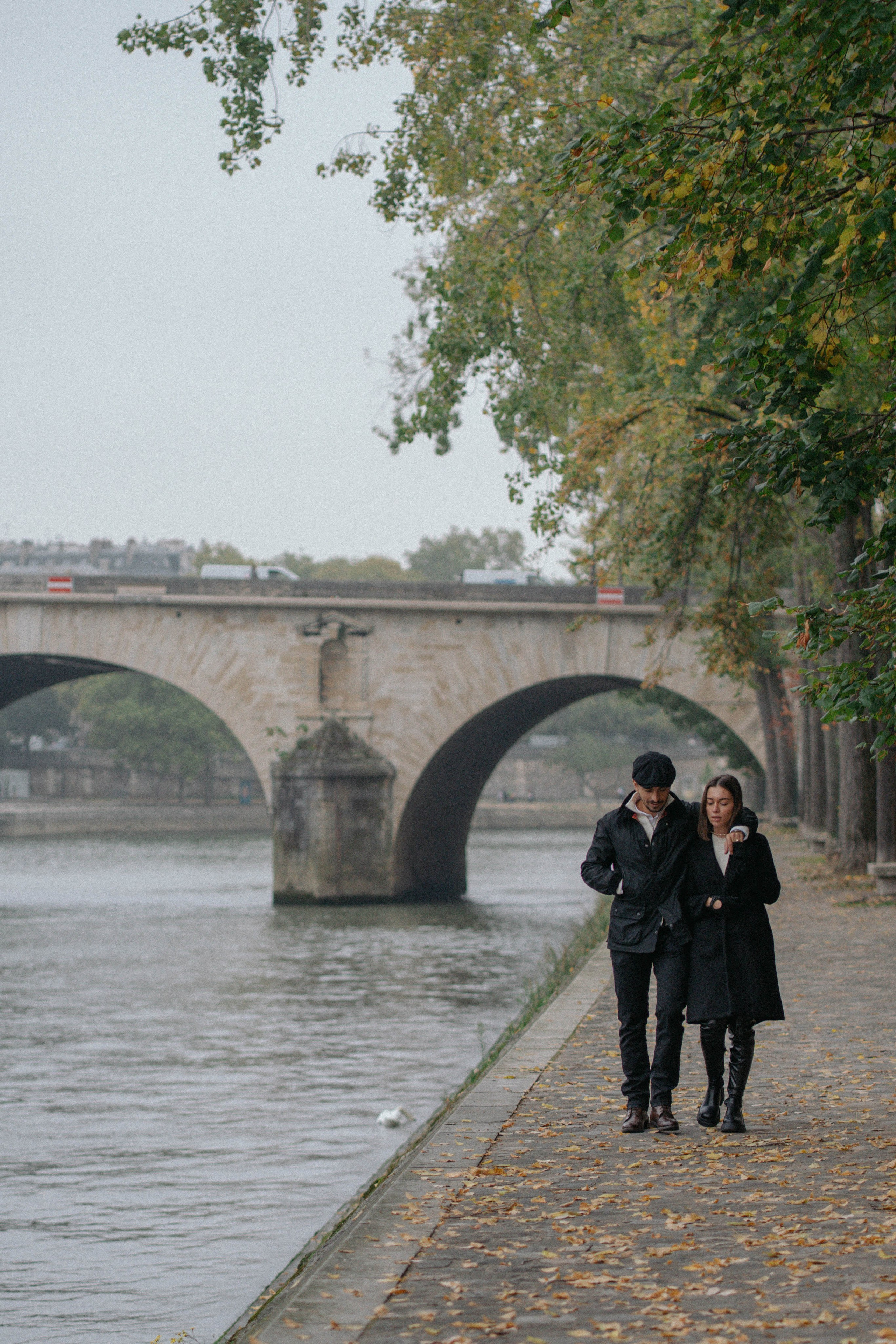 съемка для пары на набережных Сены