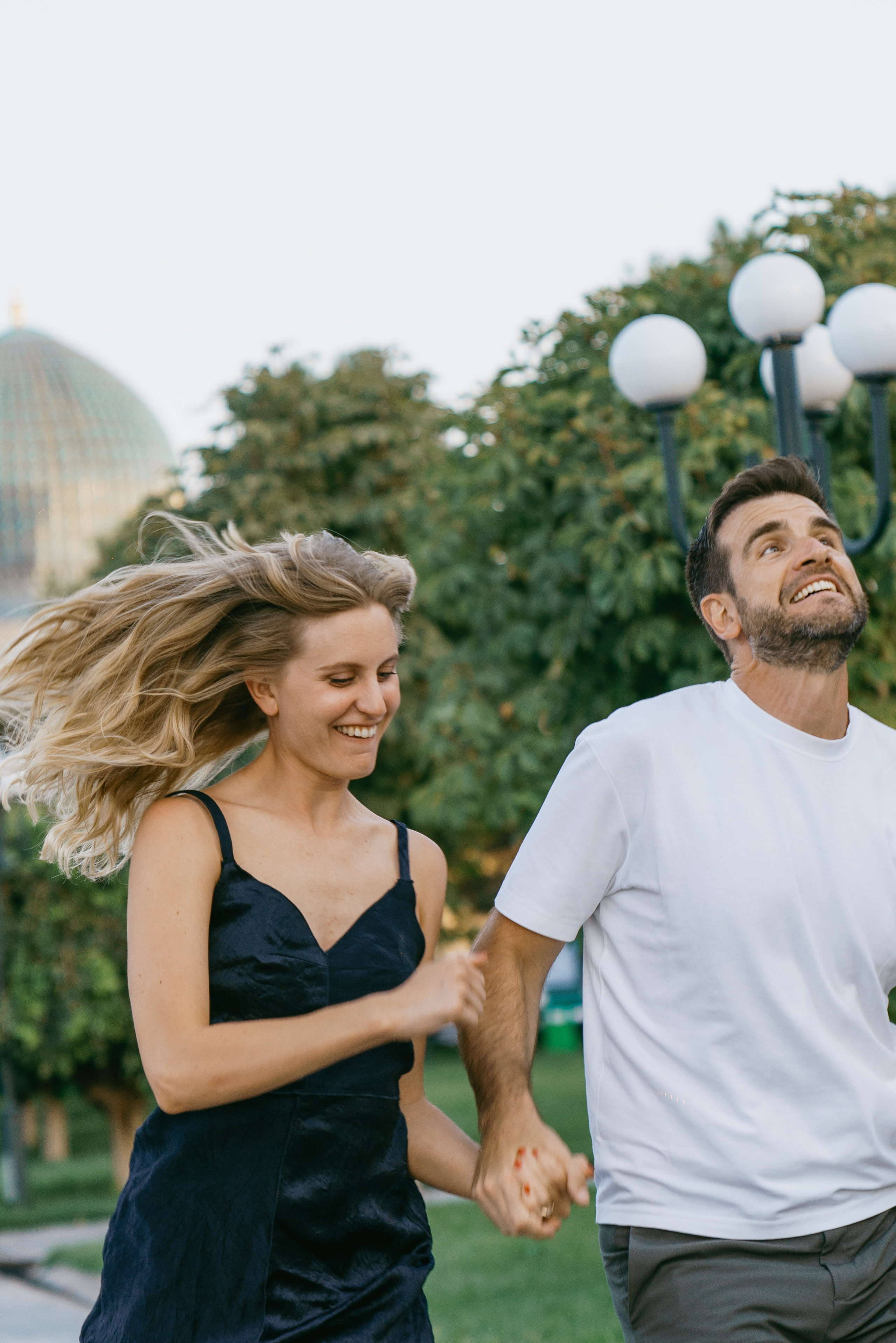 Love Story photoshoot in Samarkand with the backdrop of Gur-Emir. Photographer in Uzbekistan and Samarkand Djasur Marupov