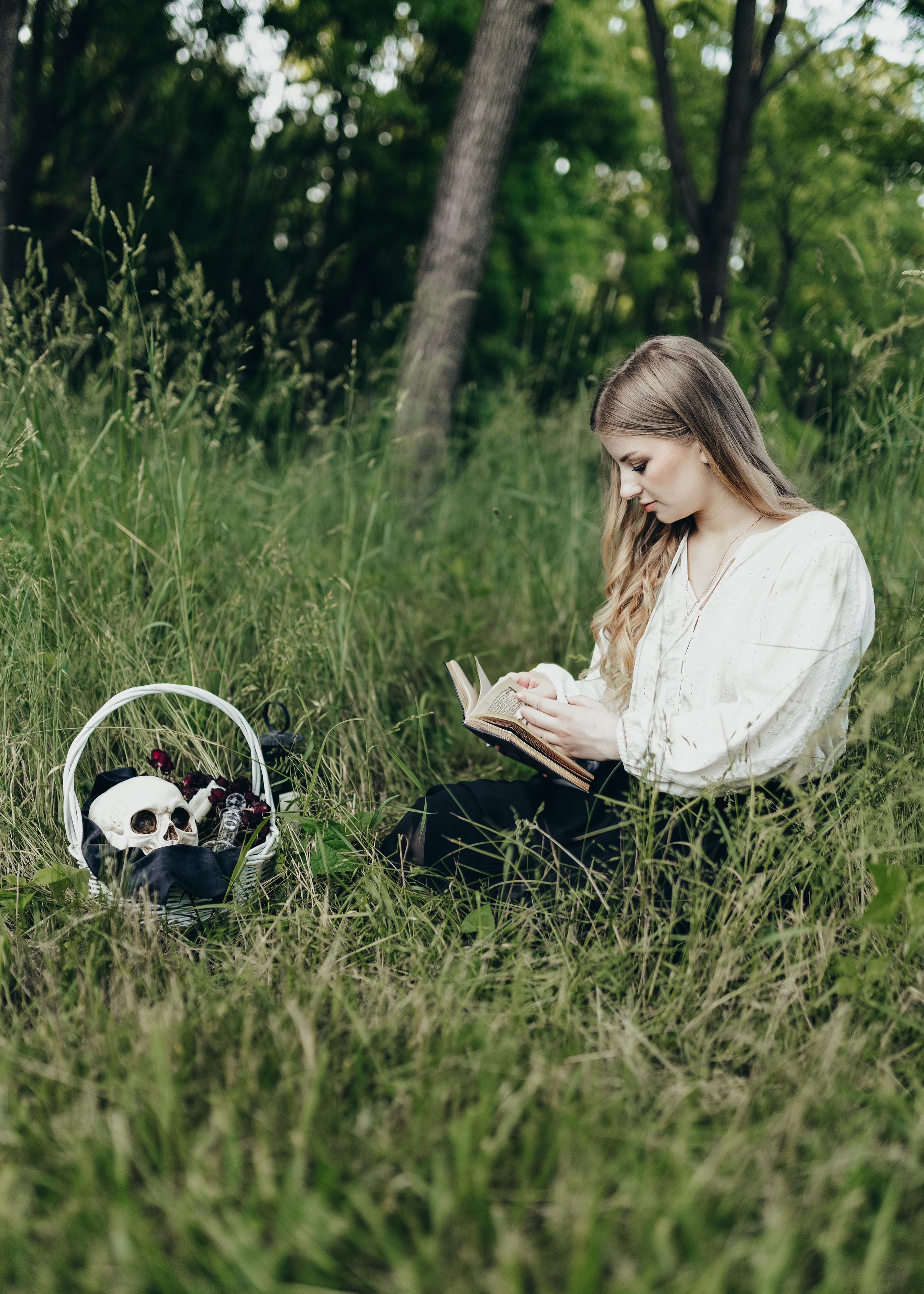 Scary Tales. Women’s photographer Anastasiya Vinichenka