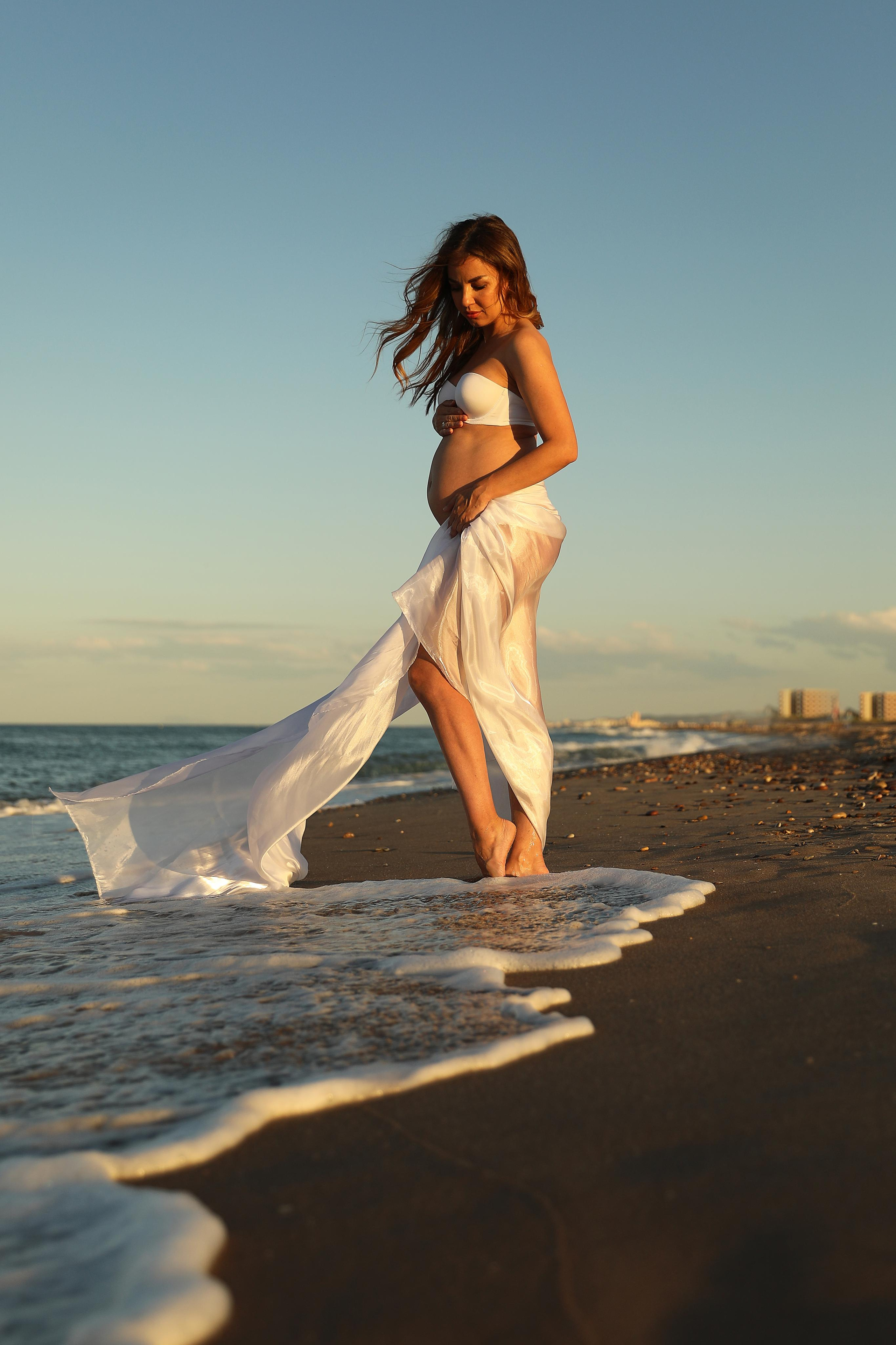 Premamá en Exterior. Fotografía de Eventos, Embarazo y Familiar en Pirineos