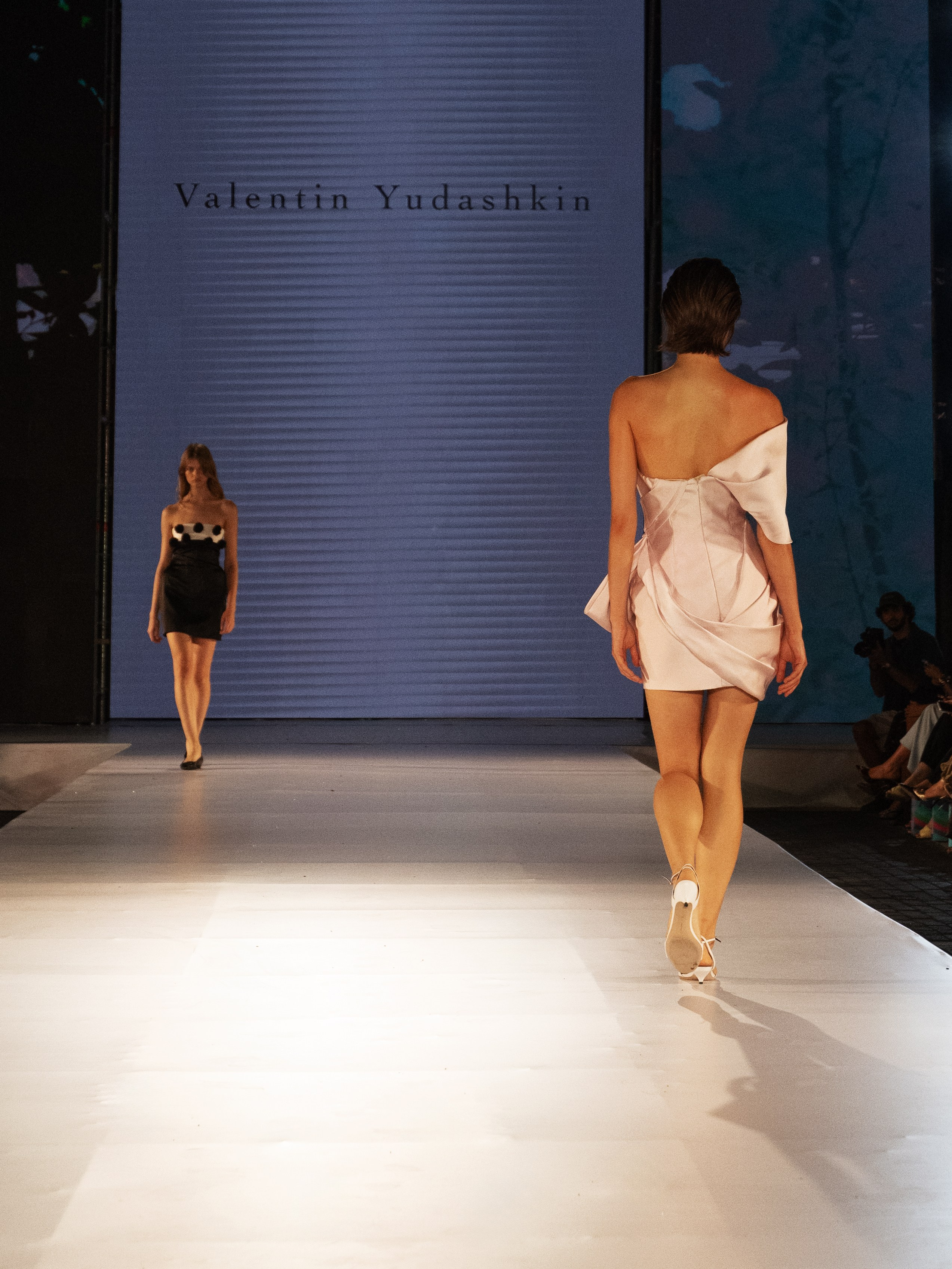 Valentin Yudashkin x AFW 2026. Фотограф Баку Тбилиси
