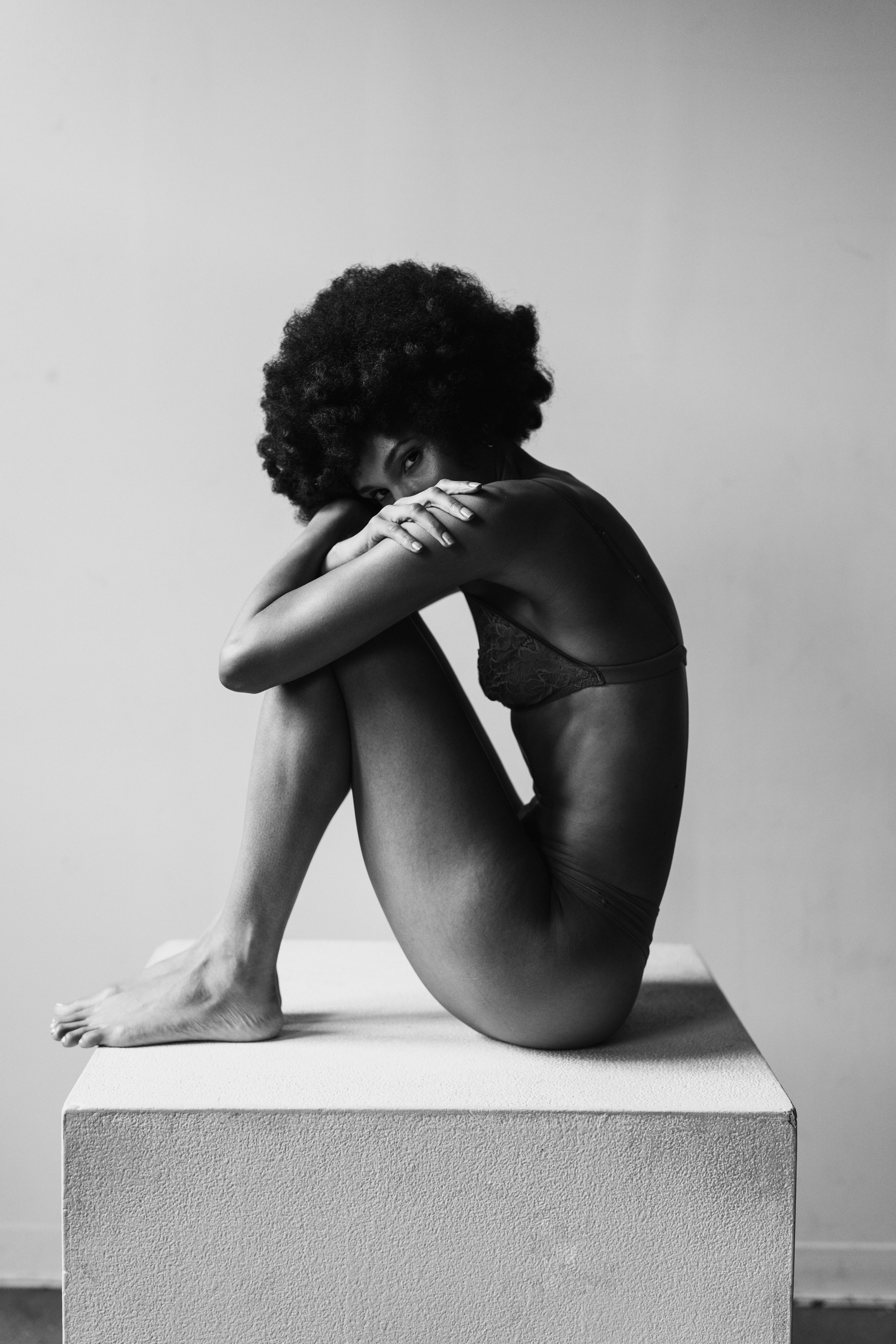 Janine Studio. Modern maternity photographer in Long Island New York