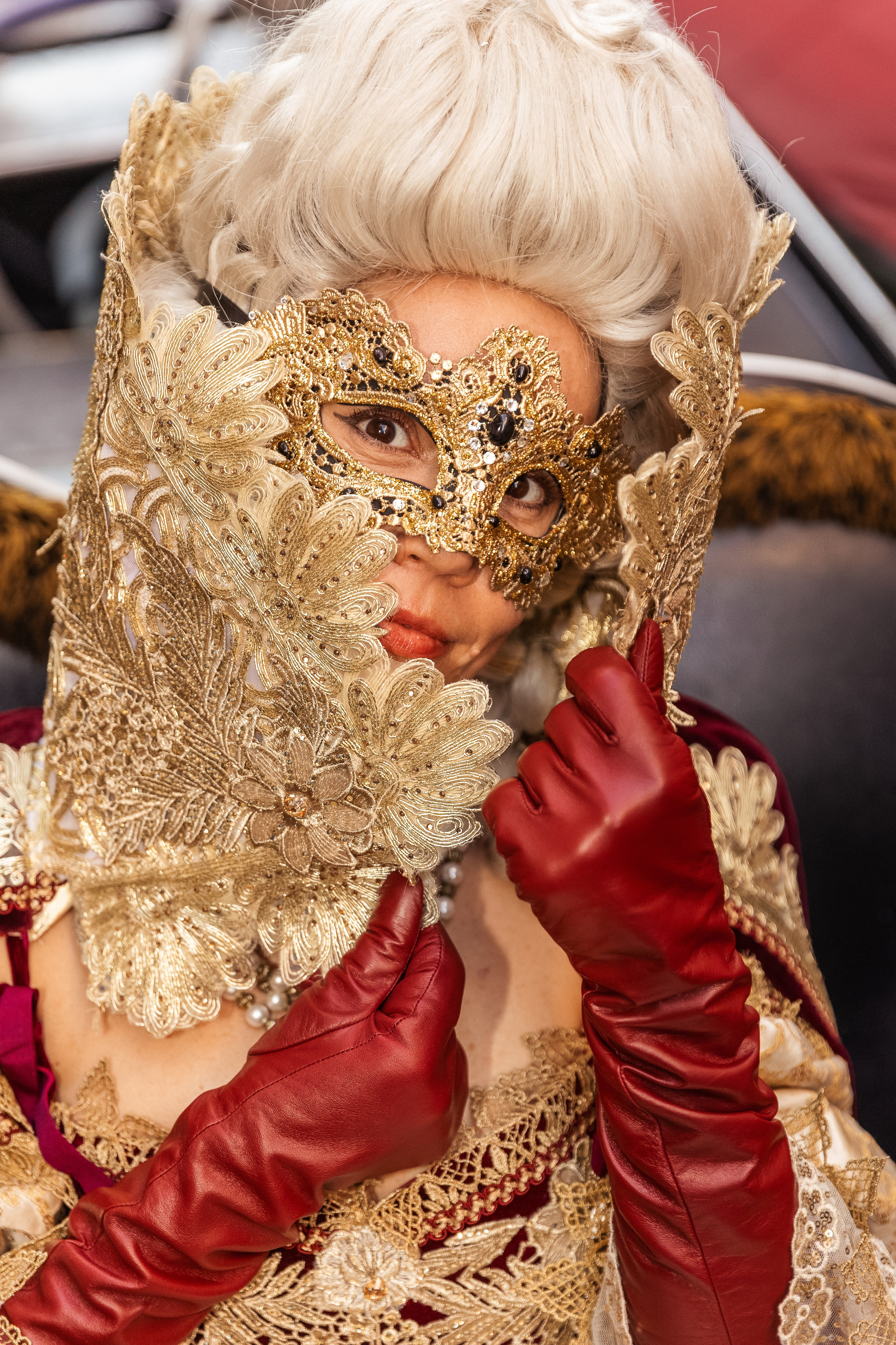 Aleksandr & Ekaterina in venetian carnival