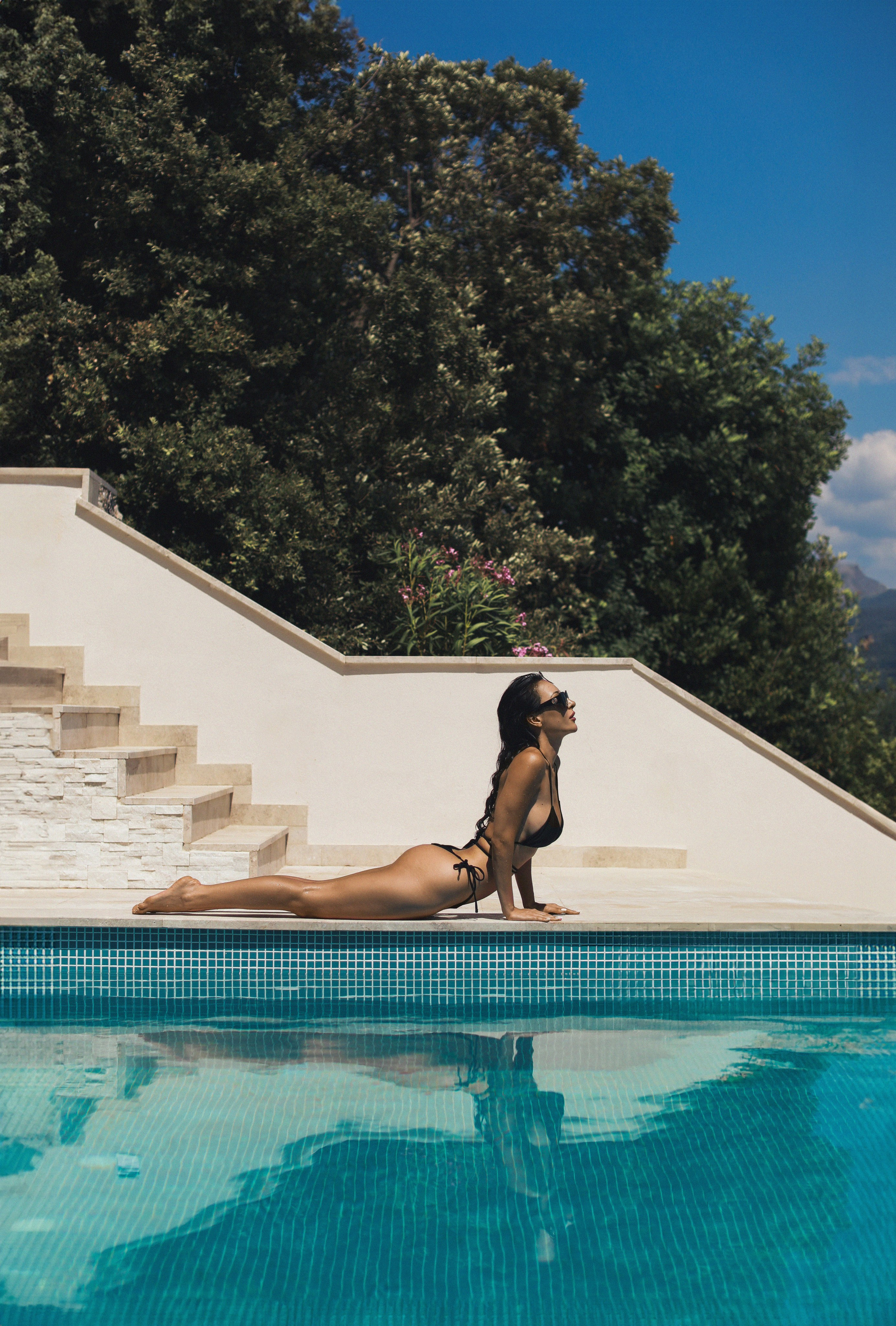 Pullside Elegance. Фотограф в Черногории Валерия Комар