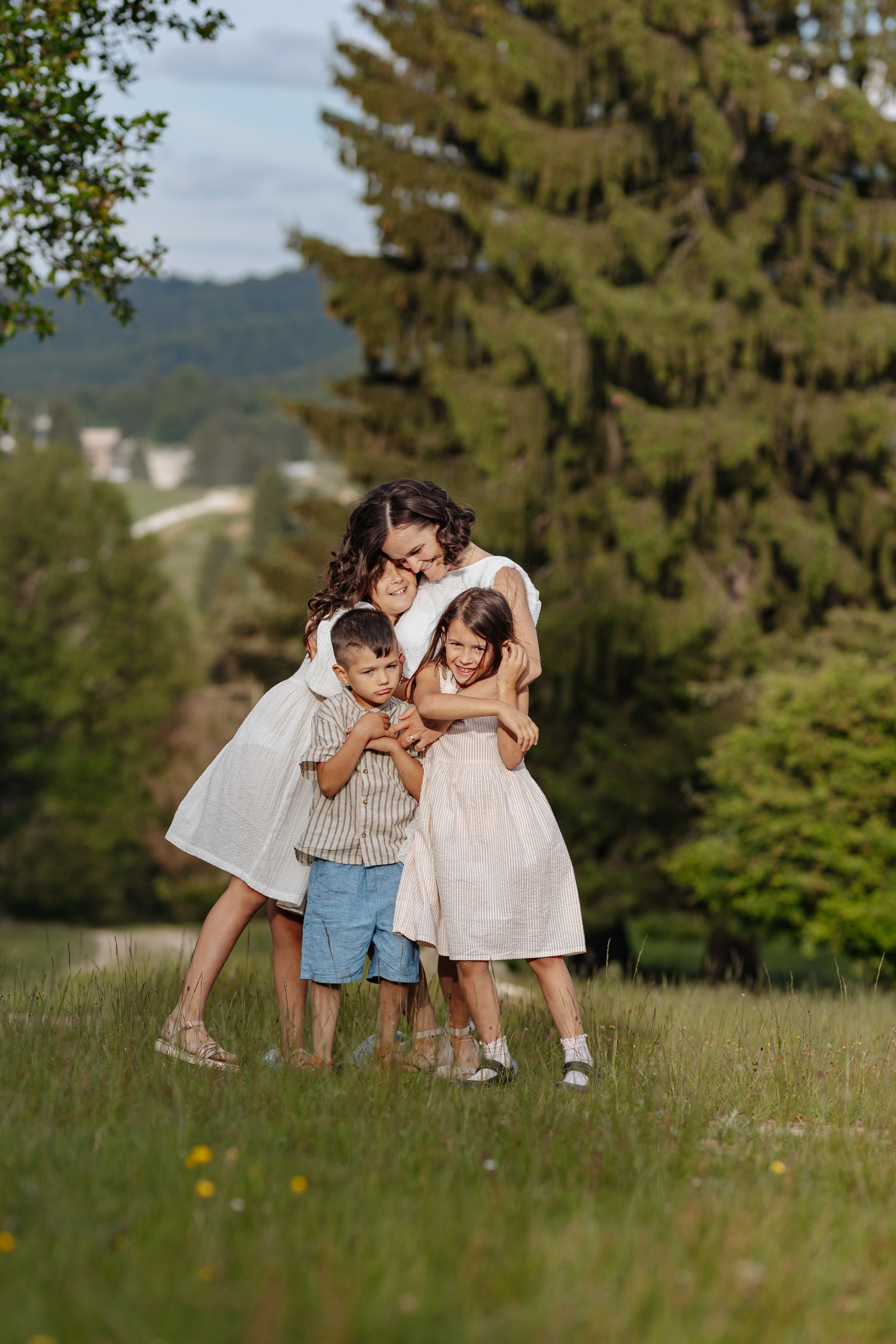 Familia Hudea. Cristina Andronache fotograf Brașov fotograf de familie fotograf de nunta Brașov