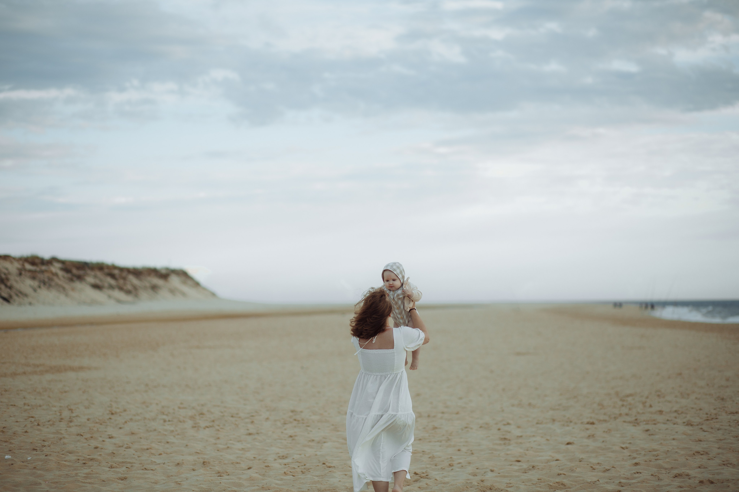 Happiness at the Ocean, mother and daughter at Dune du Pilat