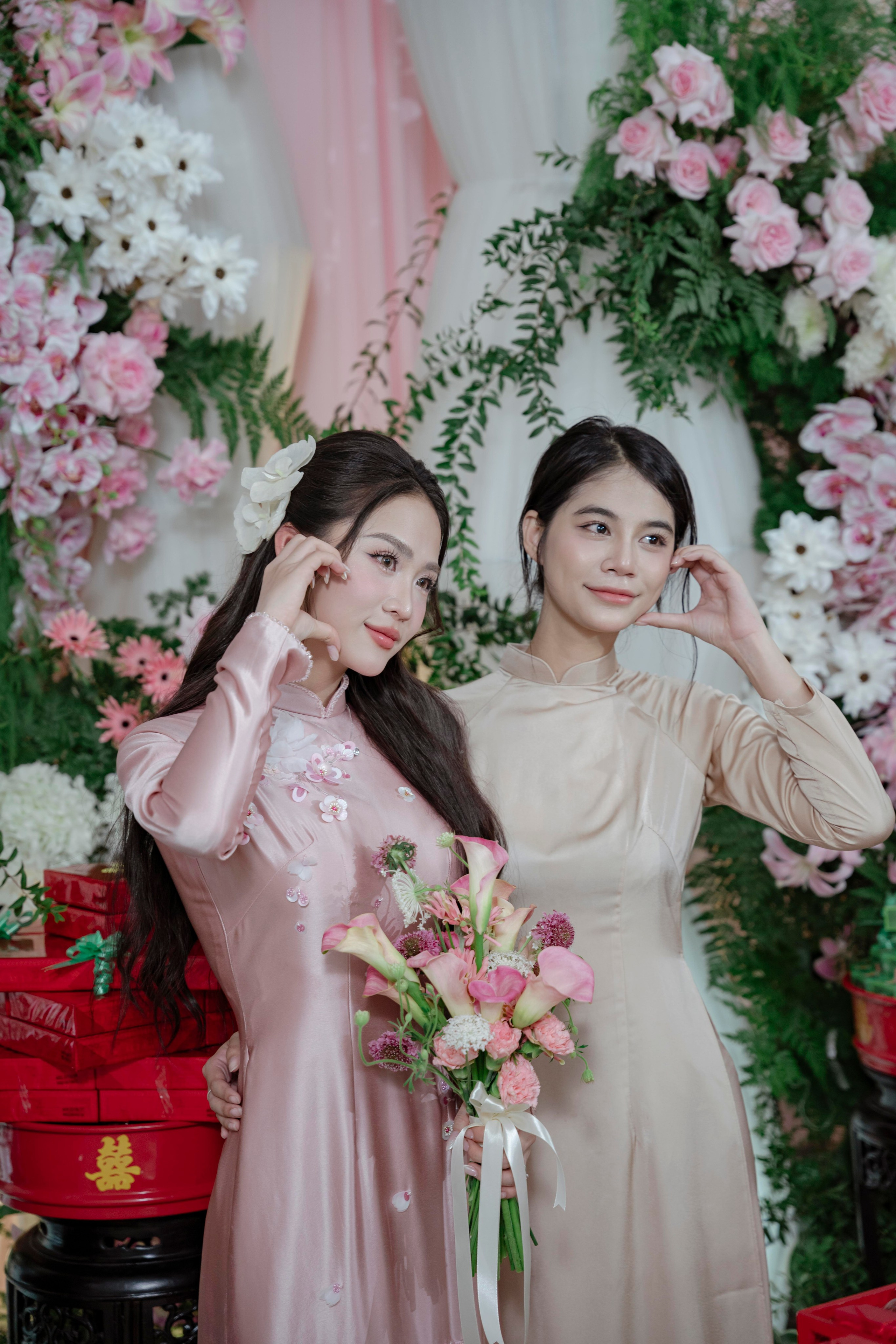 LINH & HUYEN. WEDDING PHOTOGRAPHER IN VIETNAM