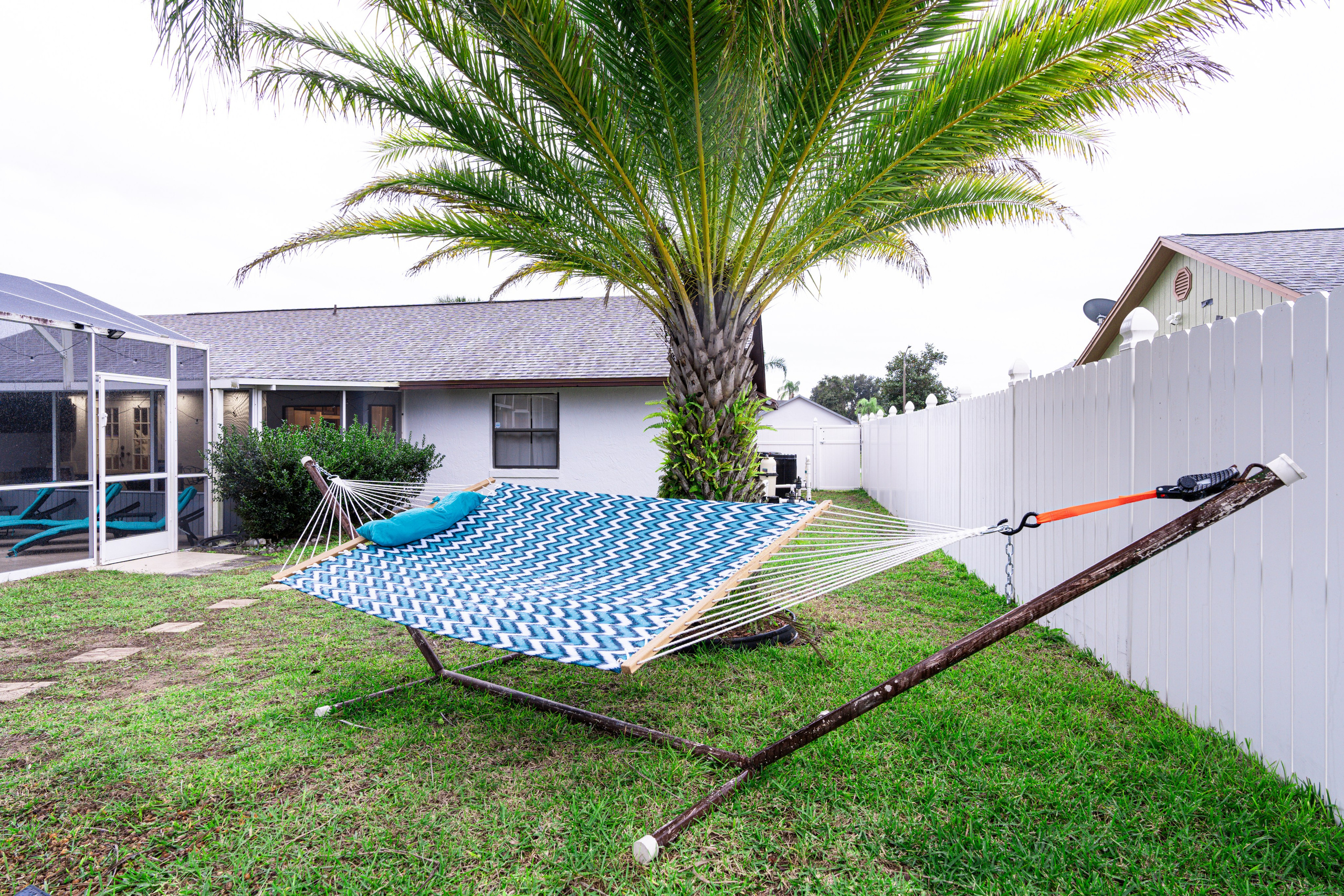 The house is for Rent AirBNB: https://ru.airbnb.com/rooms/1023445326769536774?_set_bev_on_new_domain=1702356155_MDFhNDI0ZDdjMDhj&source_impression_id=p3_1702356155_K3LTjNJeF83QUyI0