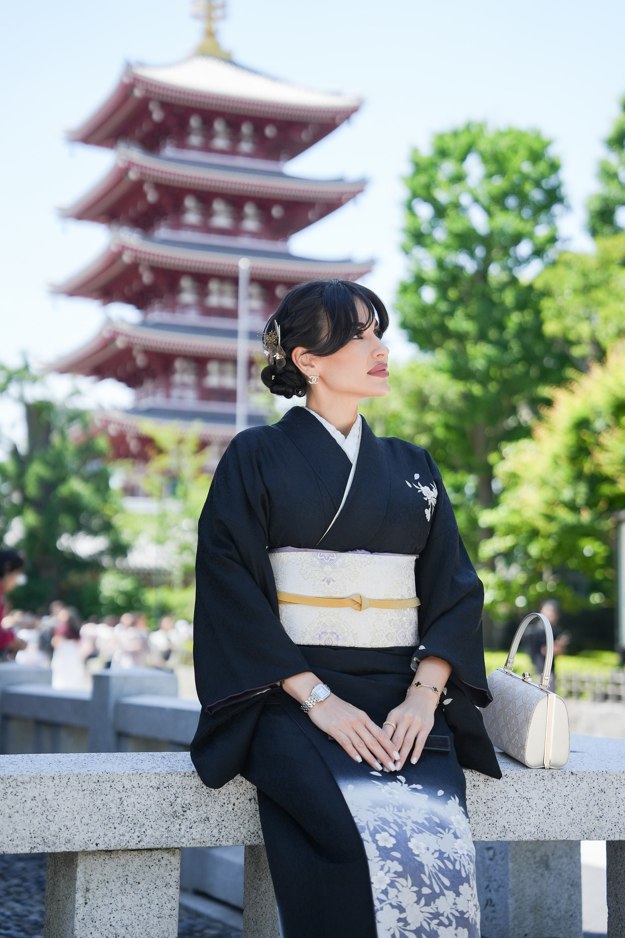 Съёмка в Кимоно возле храма. Фотограф в Токио Япония