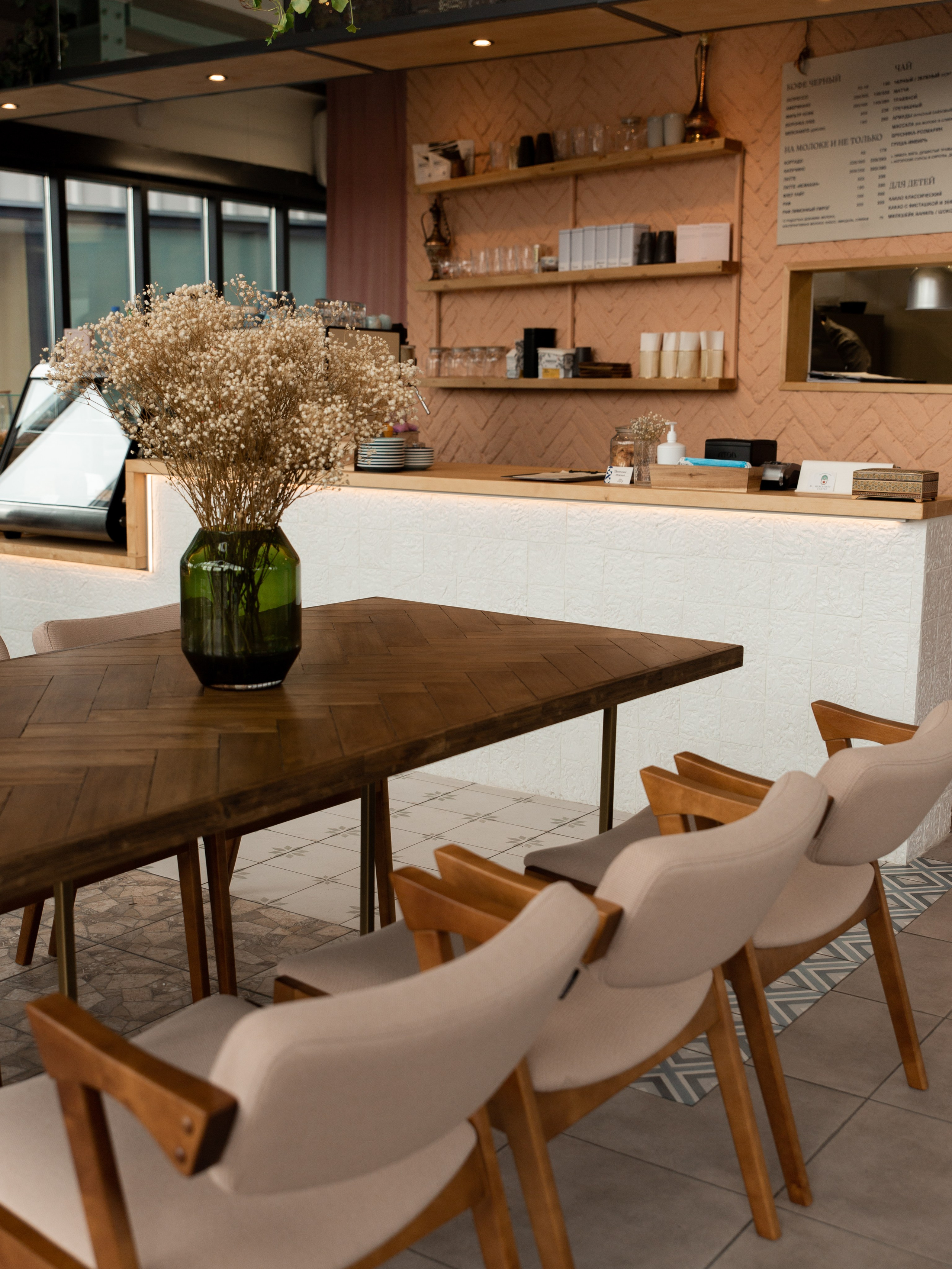 Merchants coffee shop. Photographer Vladmir Gladkov