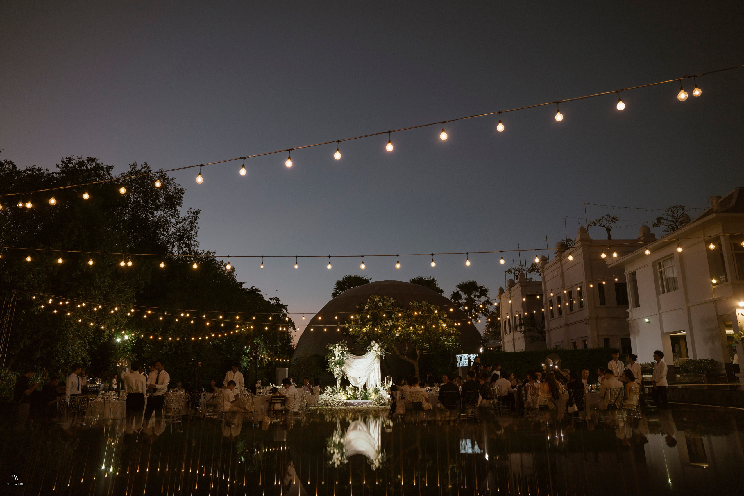 ALEX & NICOLE. WEDDING PHOTOGRAPHER IN VIETNAM