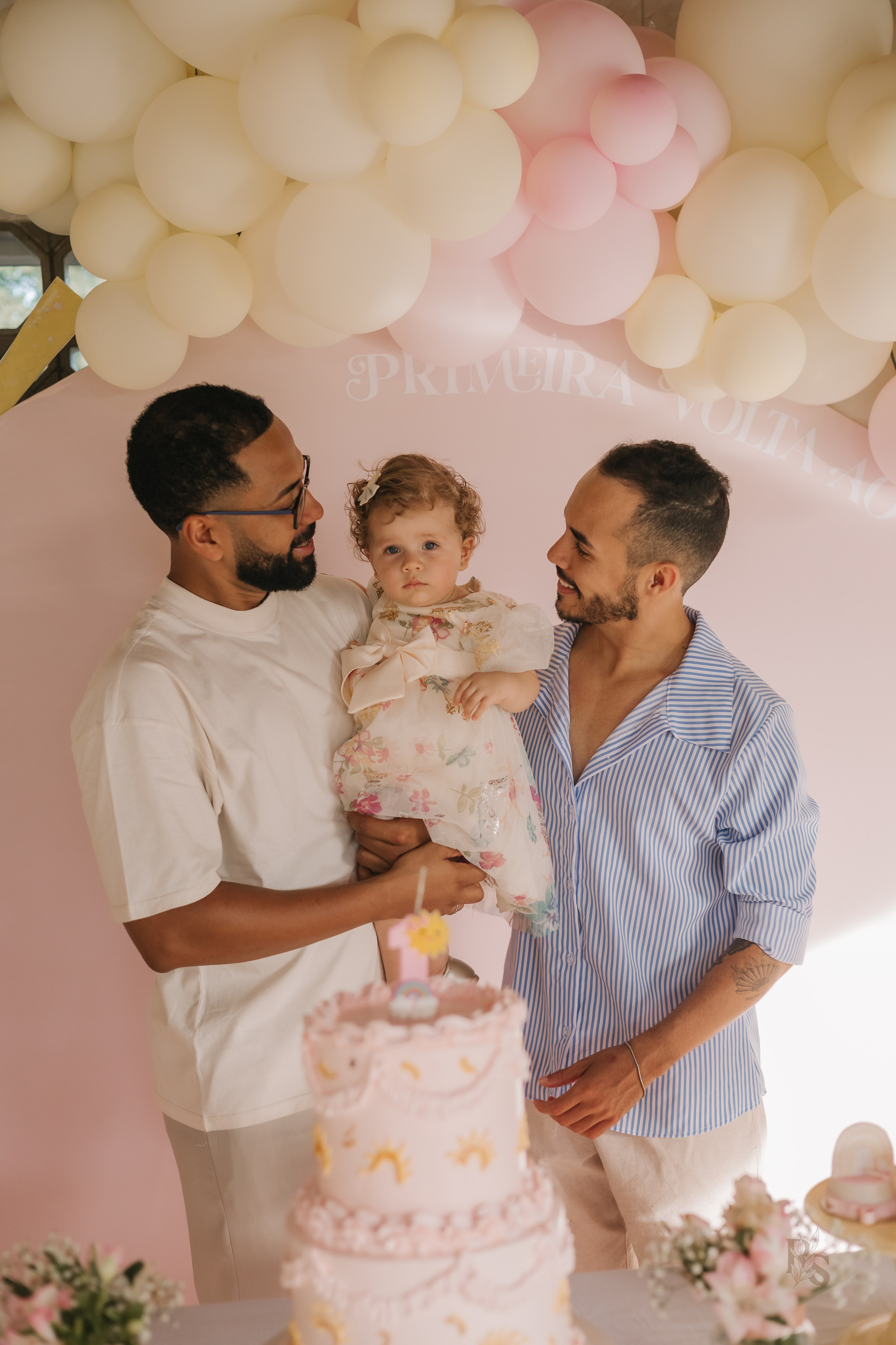 Aurora — 1 ano. Fotógrafo Richard Silvestre — Casamentos na Bahia