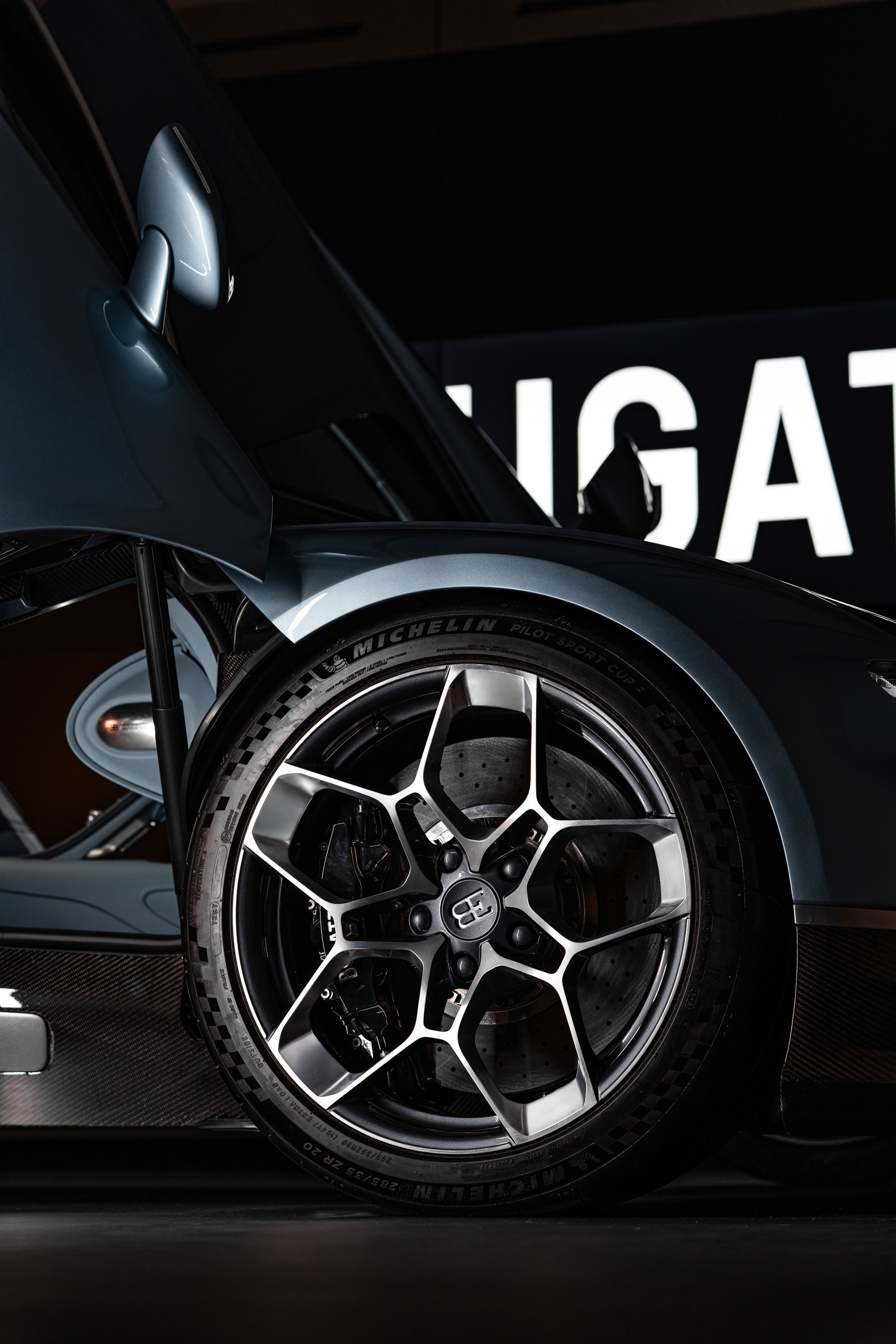 BUGATTI. WORLDWIDE COMMERCIAL AUTOMOTIVE PHOTOGRAPHER