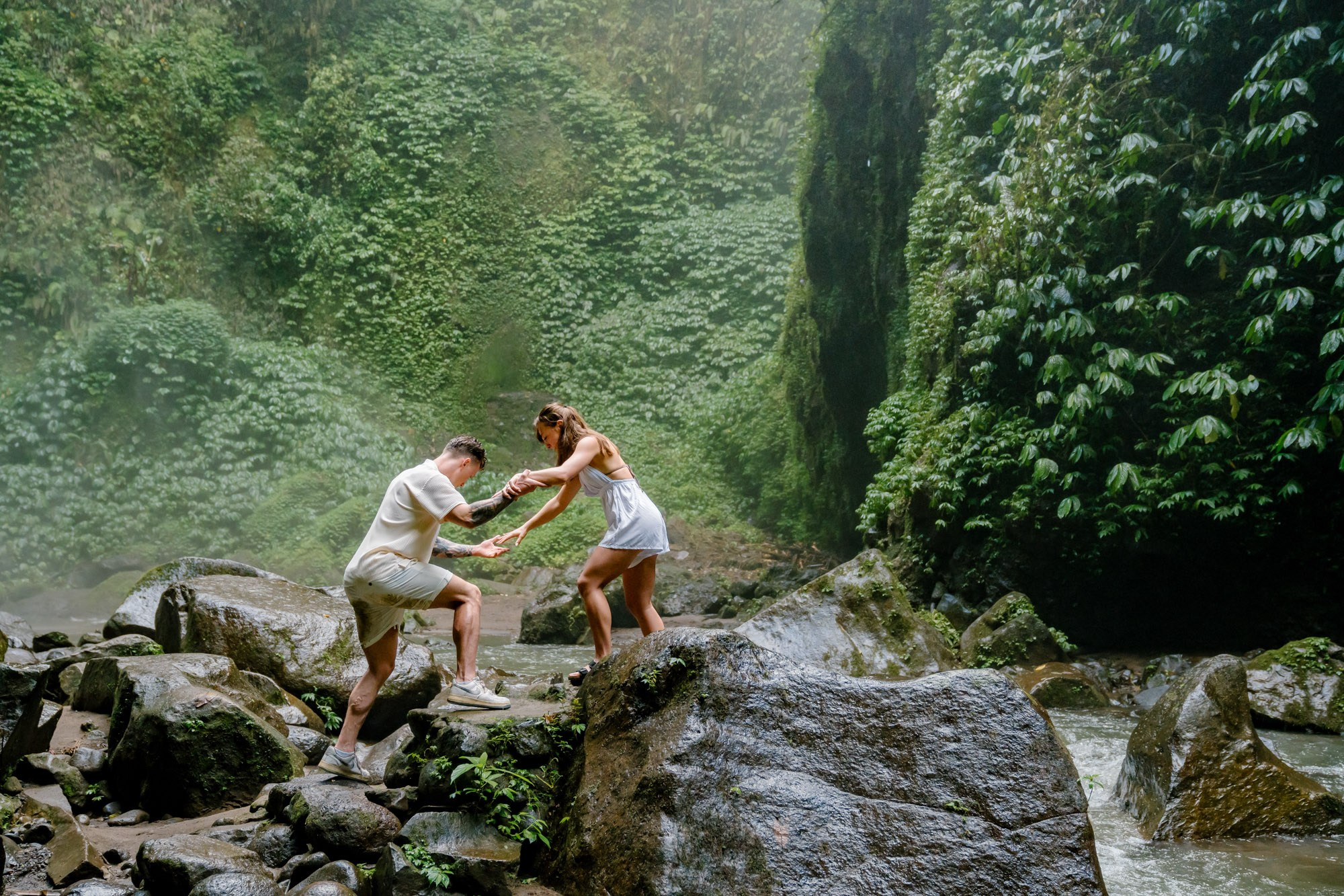 Marriage Proposal. Female Photographer in Bali