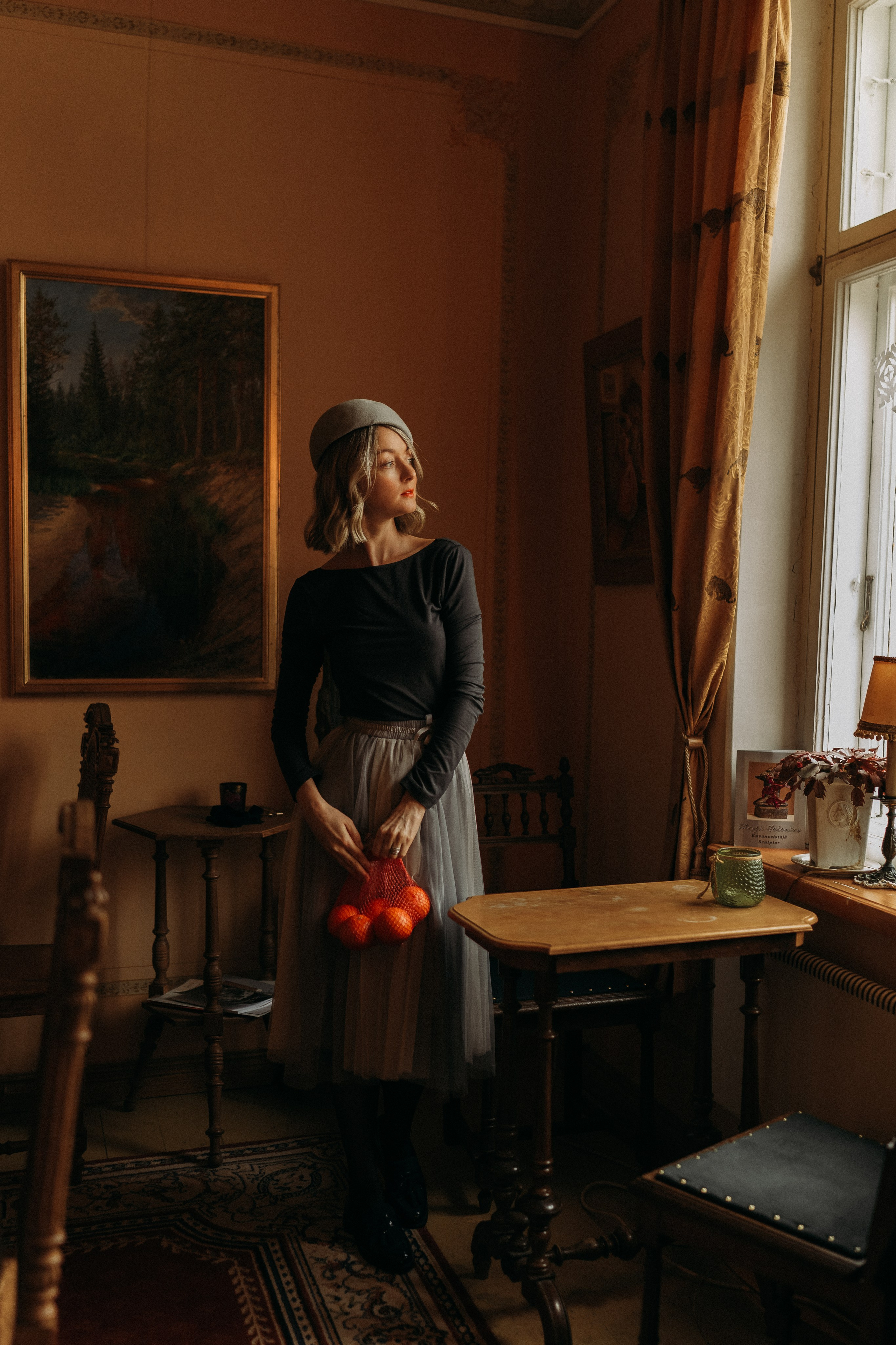 Woman phoshoot. Wedding and potrait photographer in Helsinki Vickan O