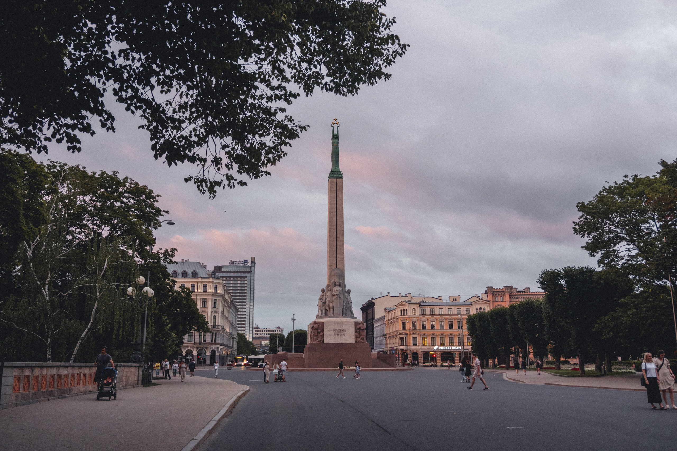 Voyage à Riga. Photographe sur Cote d’Azur. Portraits de familles, couples, enfants, événements