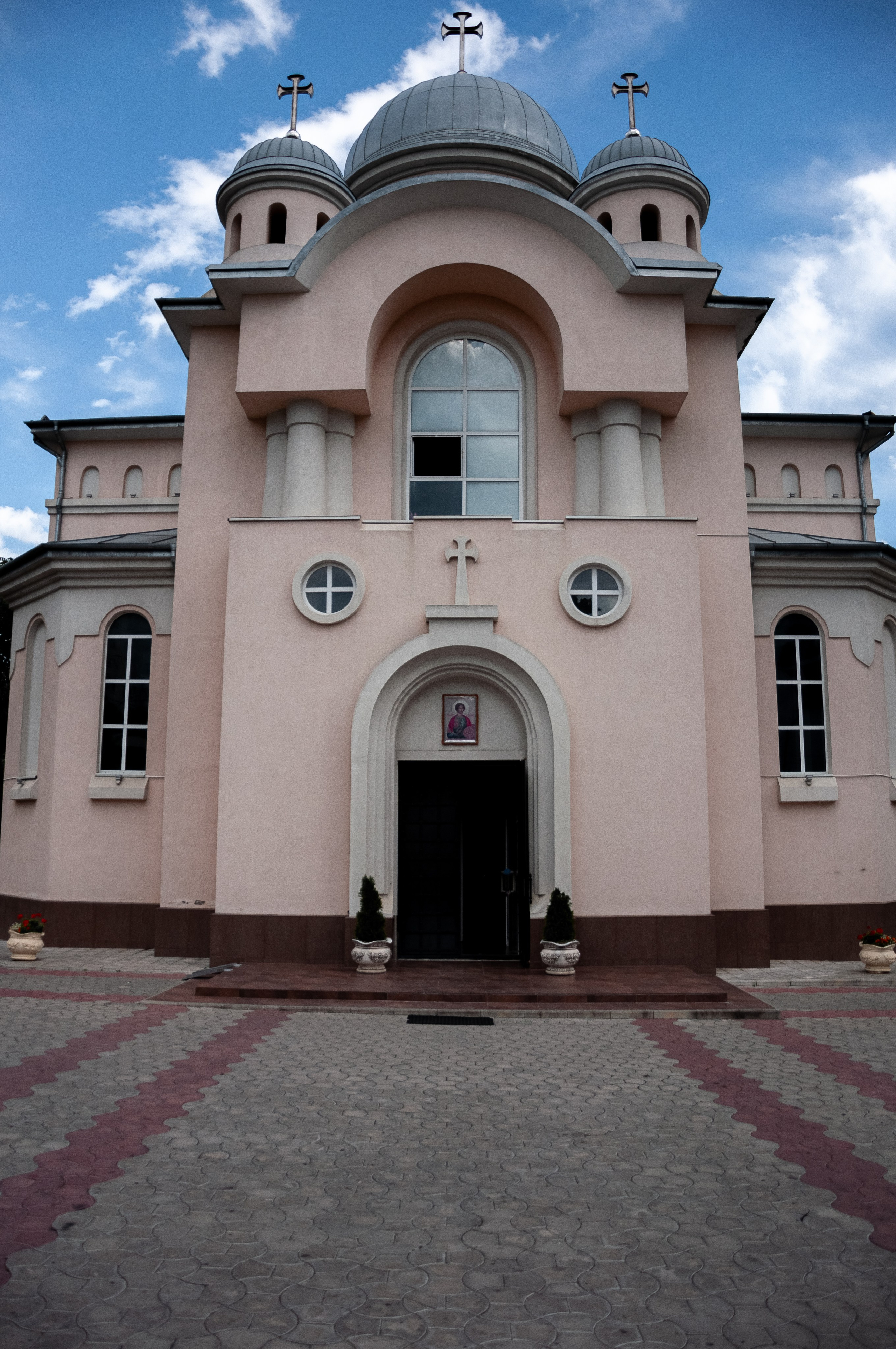 Sothie Baptize. Дизайнер и Фотограф в Кишинёве Бусуйок Станислав
