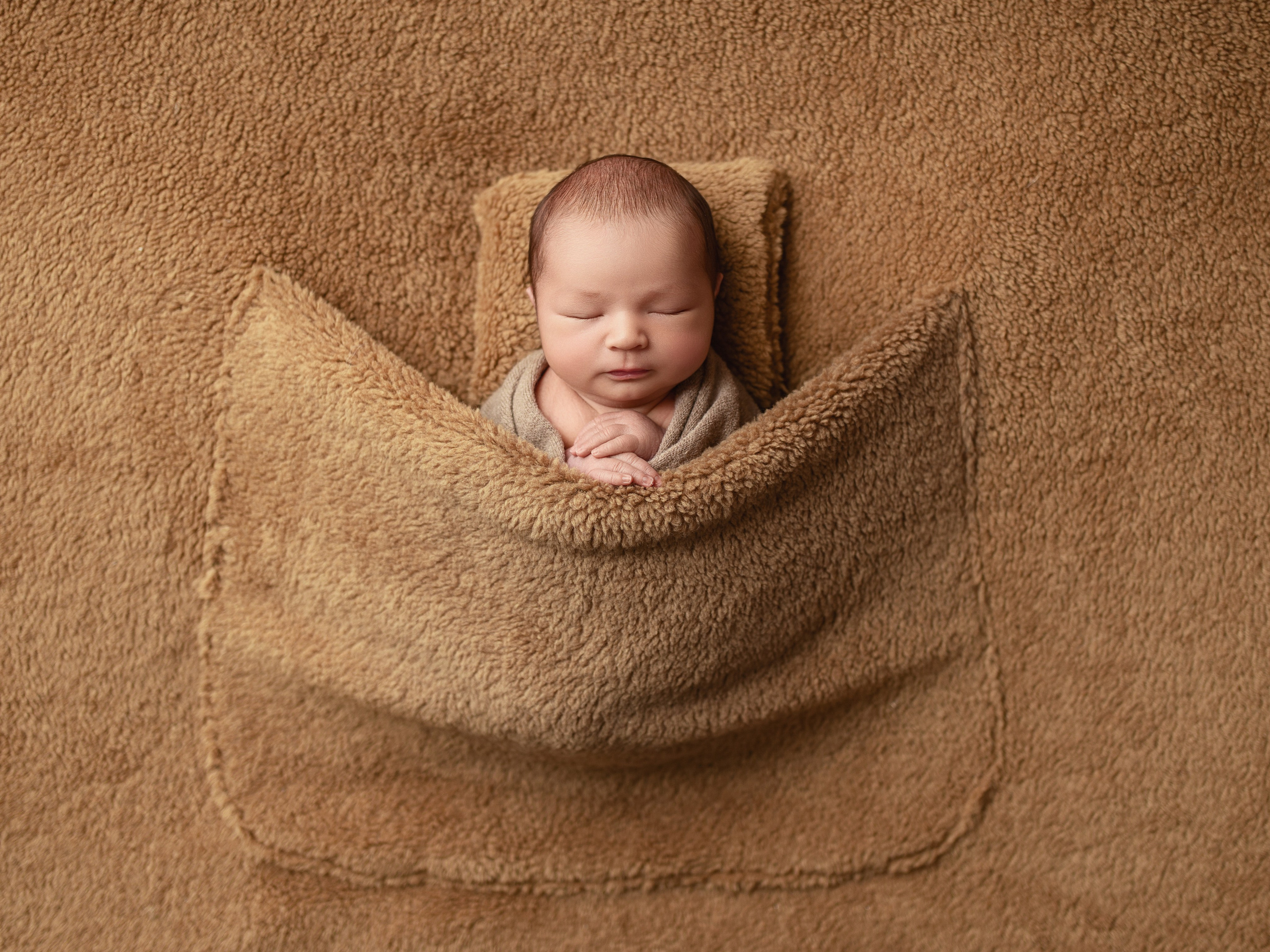 Esu Aleksandra naujagimių ir kudikių fotografė iš Vilniaus