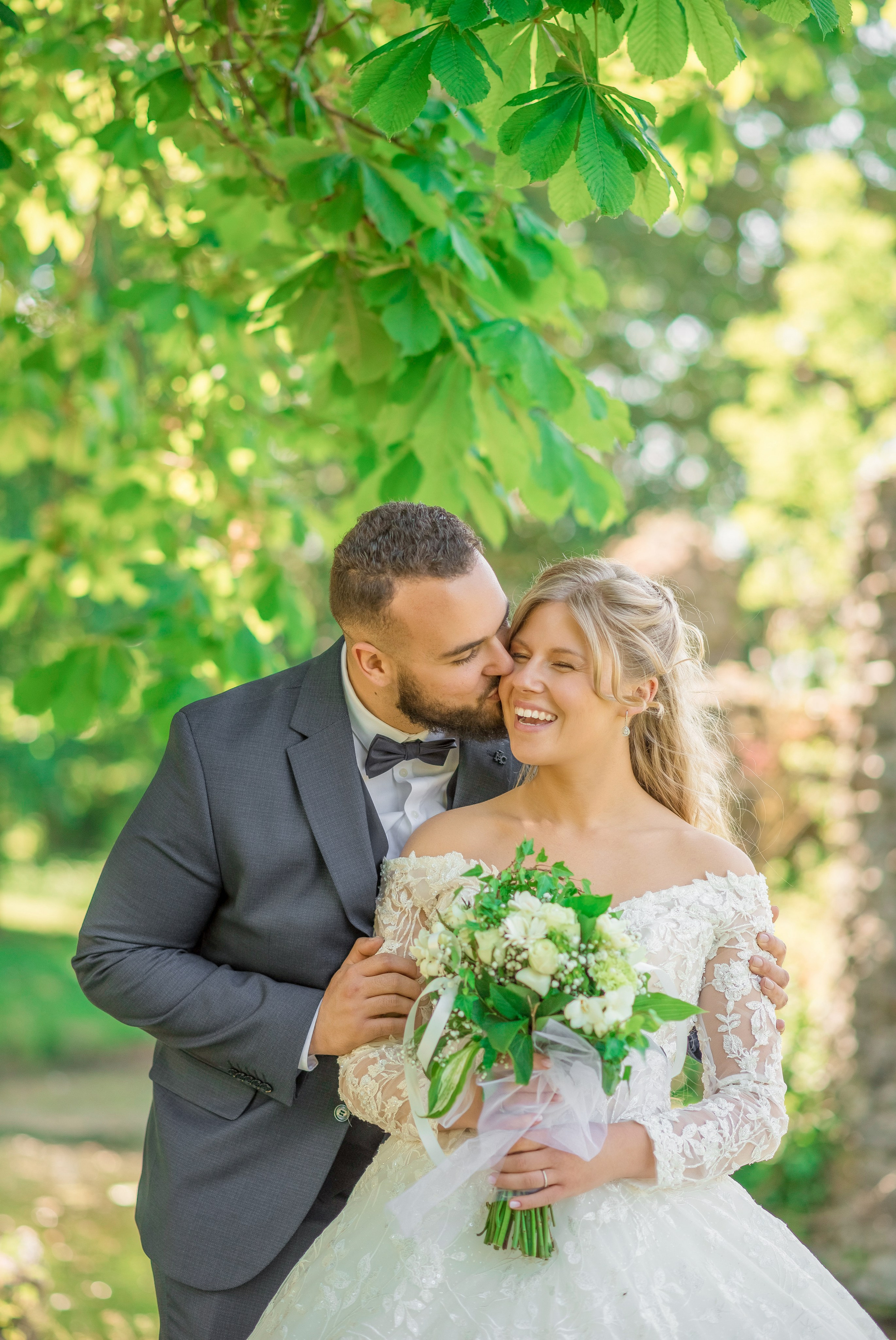 Marié et mariée devant le Casino de Monte-Carlo