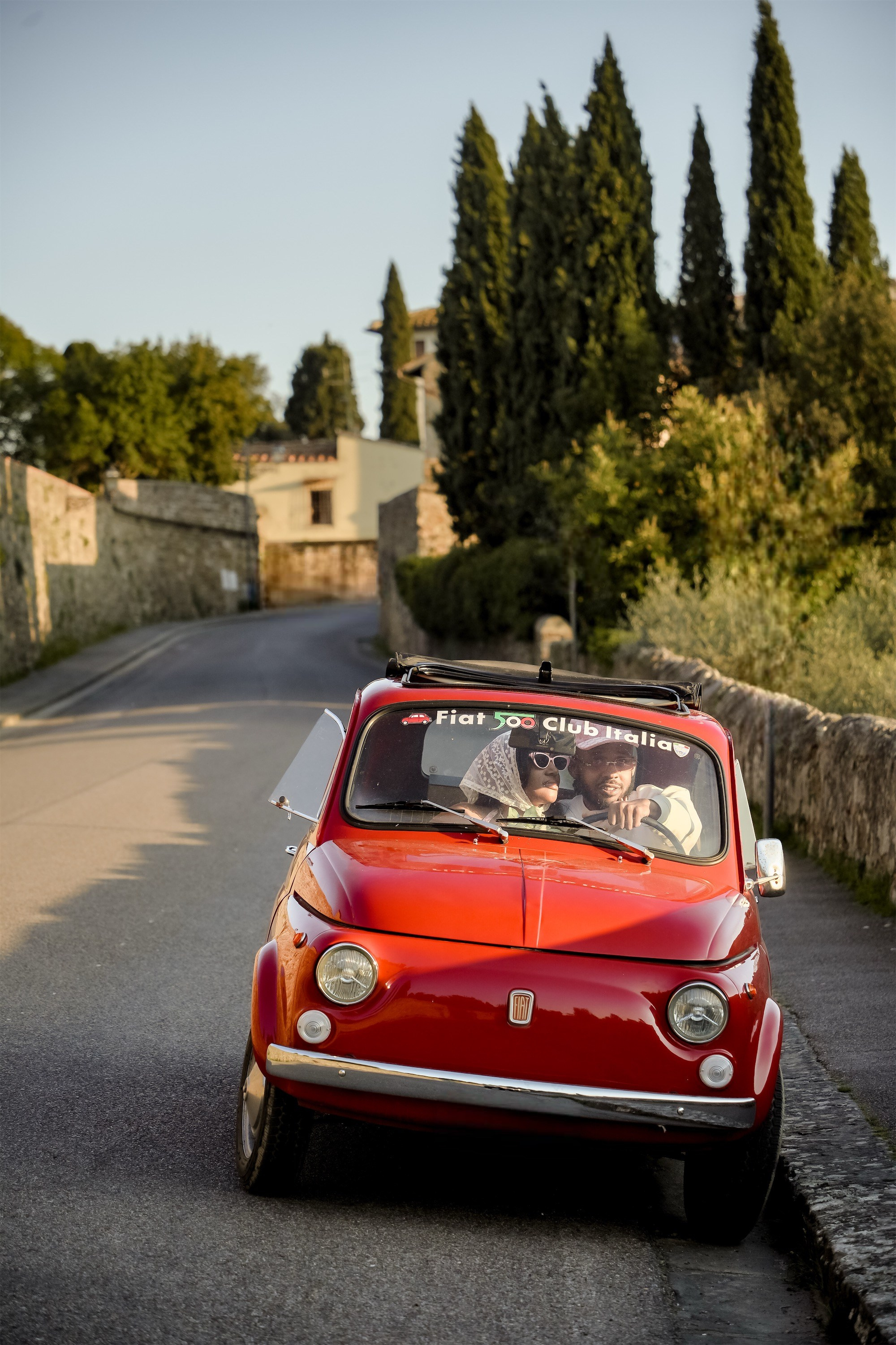 Photoshoot with Fiat 500 & Retro Cars. Wedding Photographer in Italy