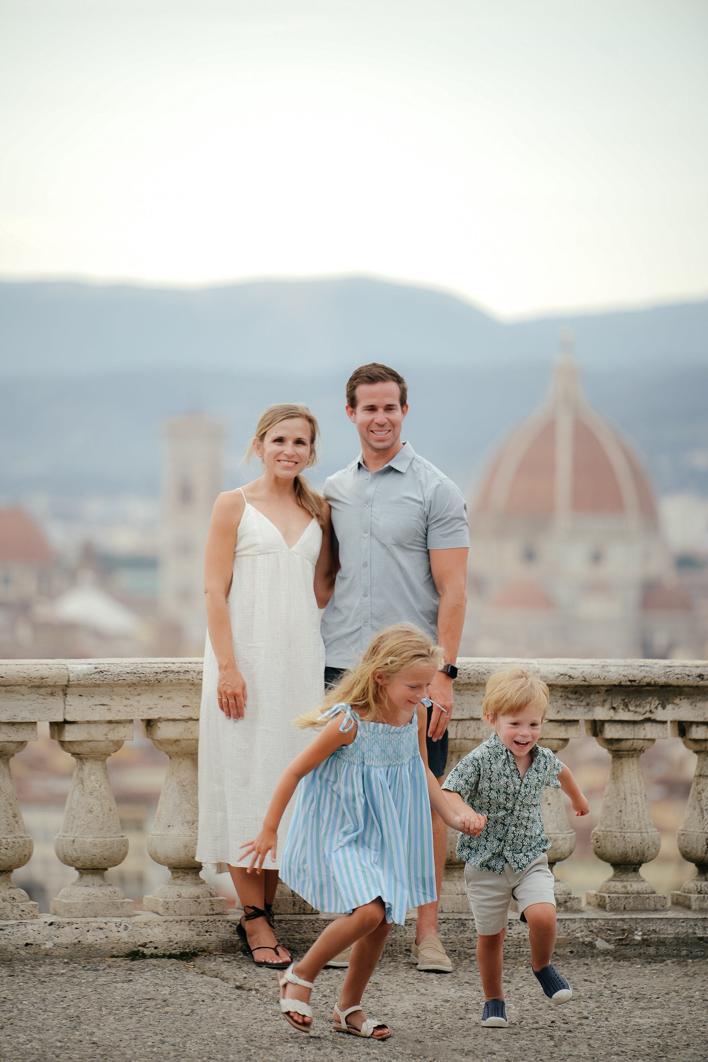Nicole & Family. Wedding Photographer in Italy