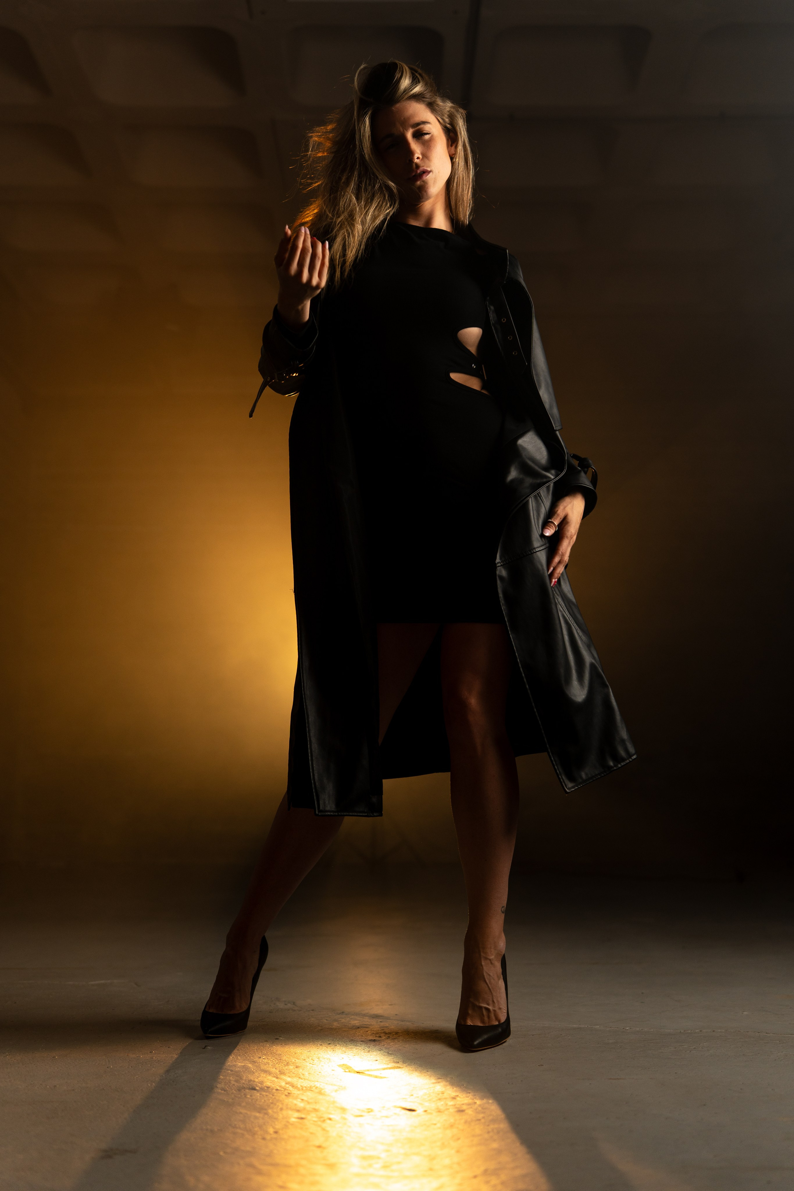 „Kölsch&Shoot“ in Cologne w/ Lisa (Set #4). URBANSTREETFILES.ART