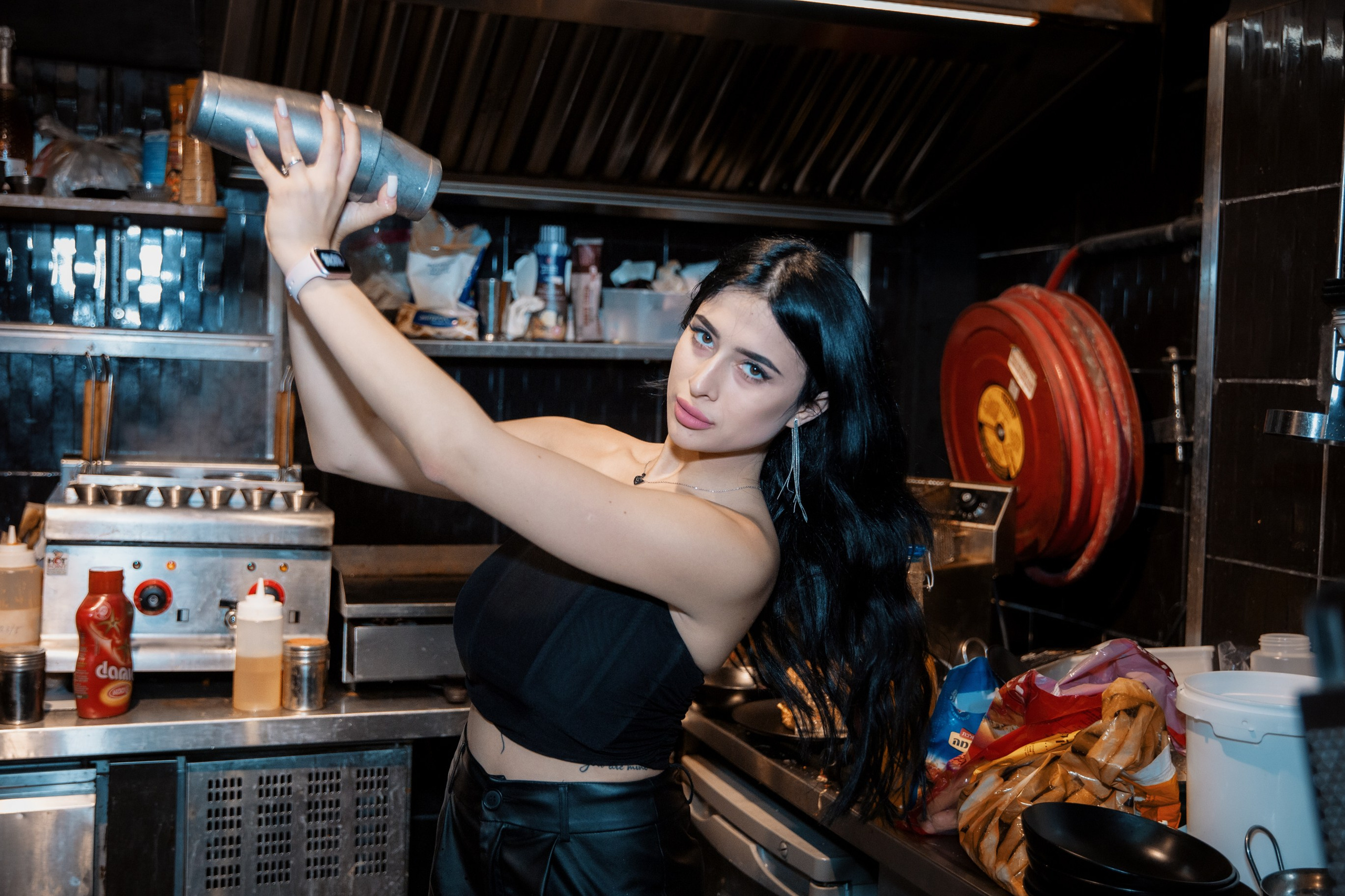 Контентная съемка для бара Focus. Портретный и репортажный фотограф в Израиле Рома Бирман