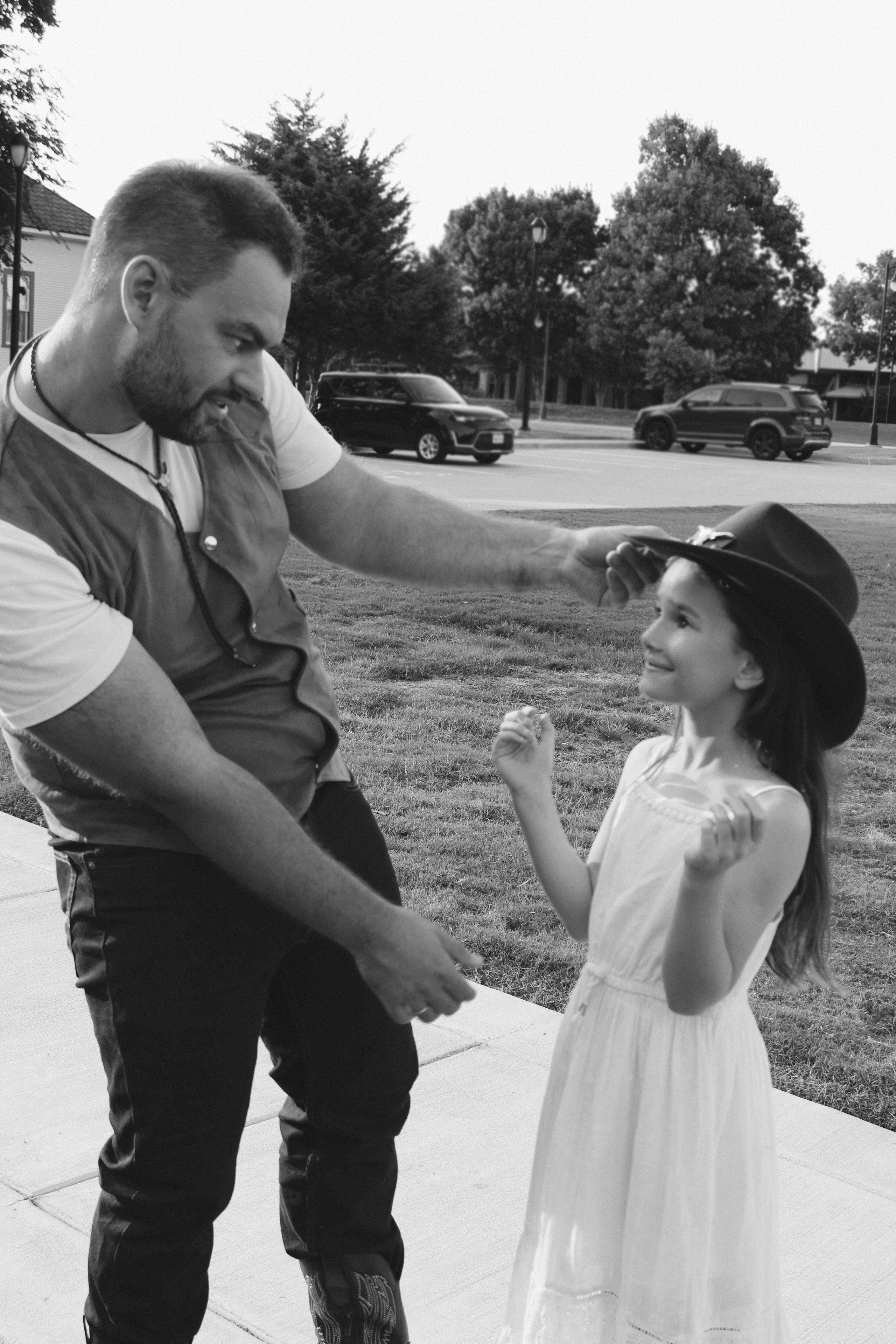 Texas Countryside Family Photoshoot in Cowboy Style. Lana Petrychenko — Portrait & Family Photographer. Valencia, Spain