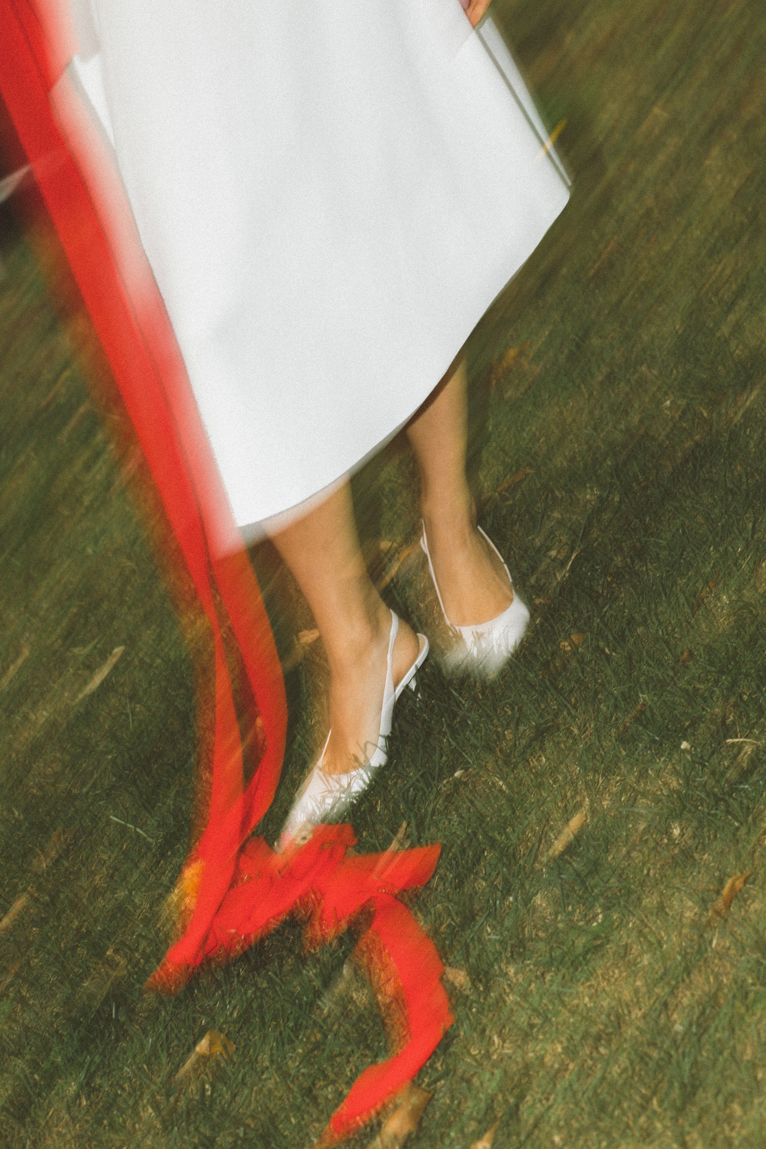 Julia — Red Wedding Editorial on Lake Como. Liza Bizzaro — Italy Wedding, Love Story & Portrait Photographer in Milan, Turin, Piedmont and Across Italy