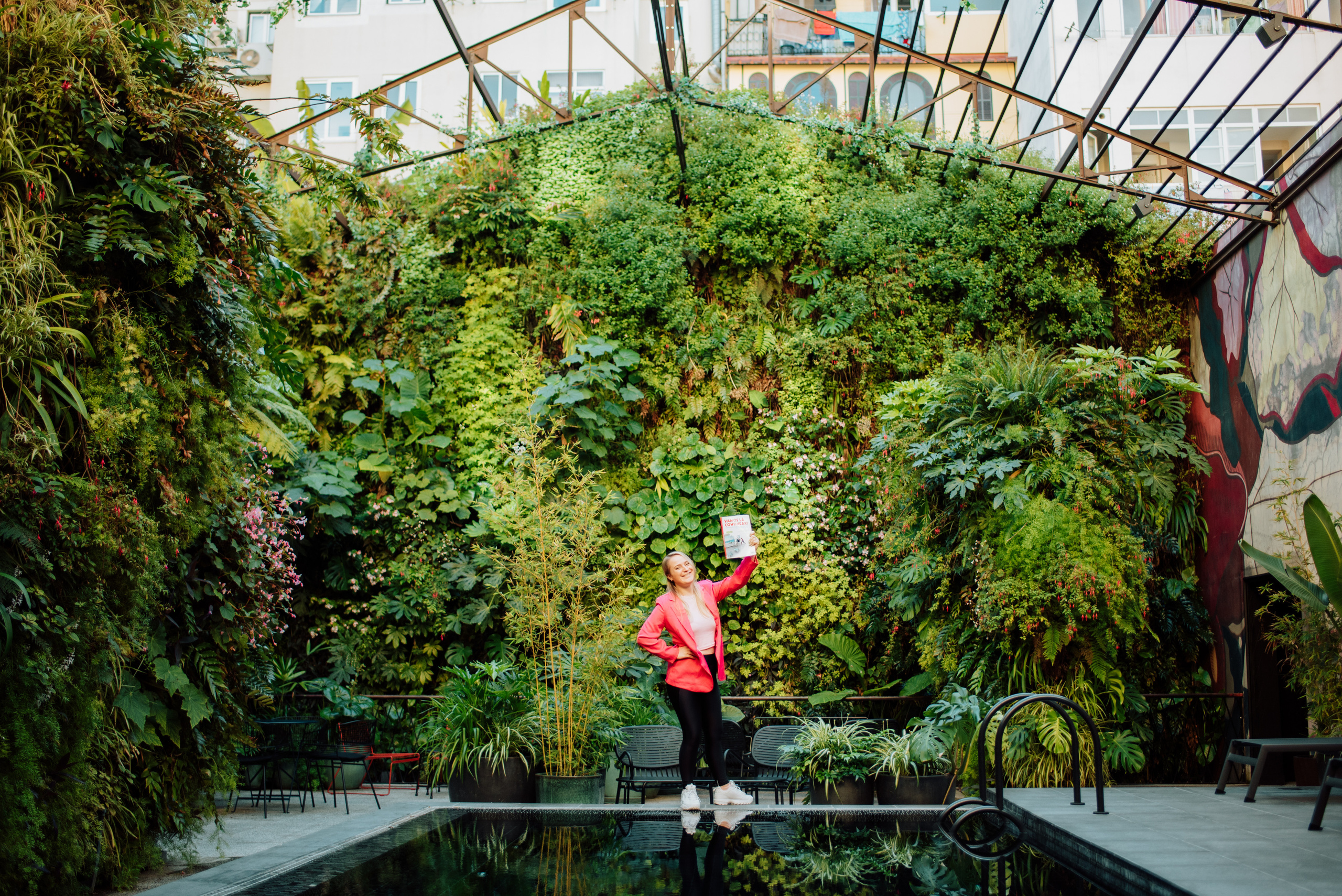 Bára. Lifestyle, wedding and family photographer