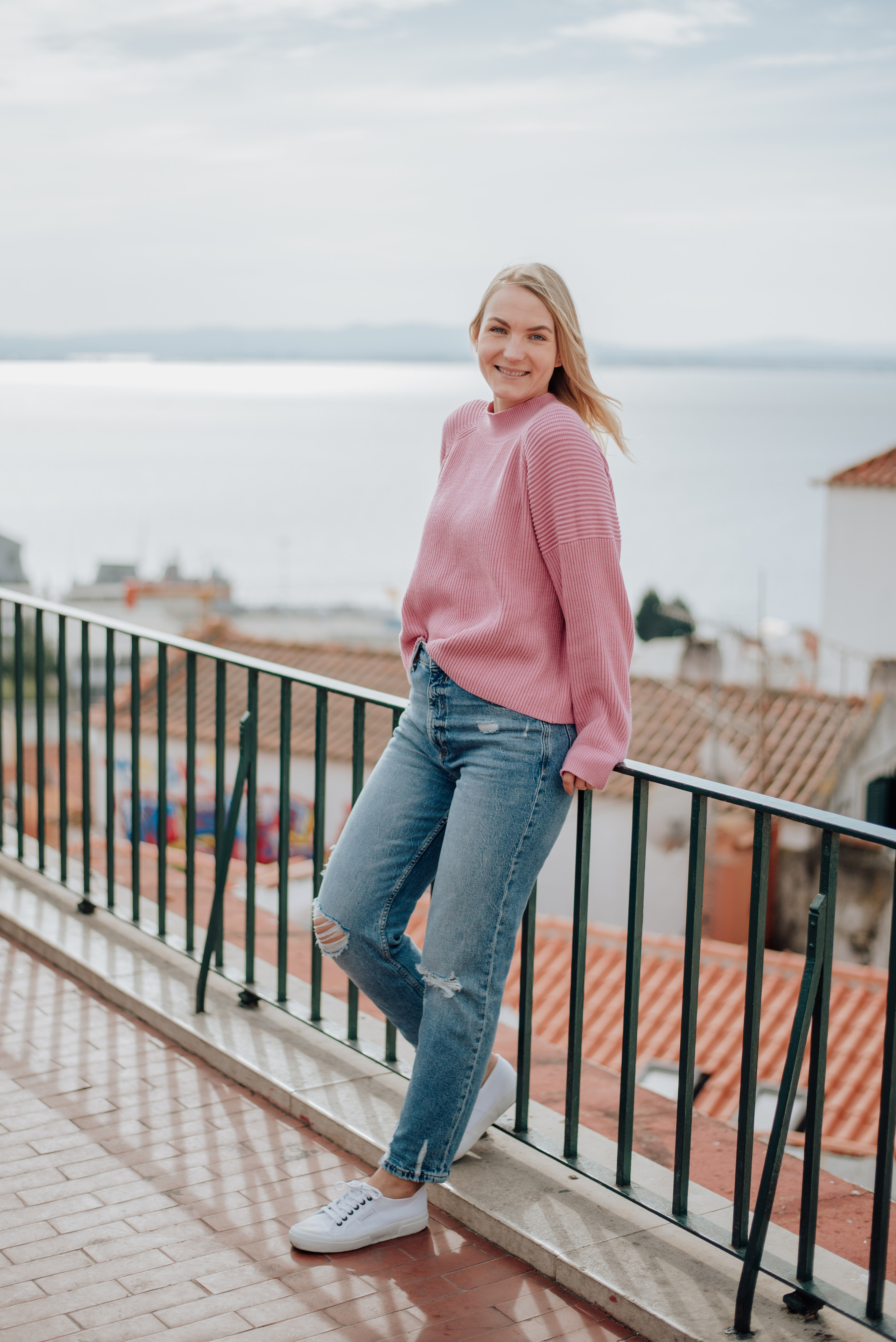 Maria. Lifestyle, wedding and family photographer