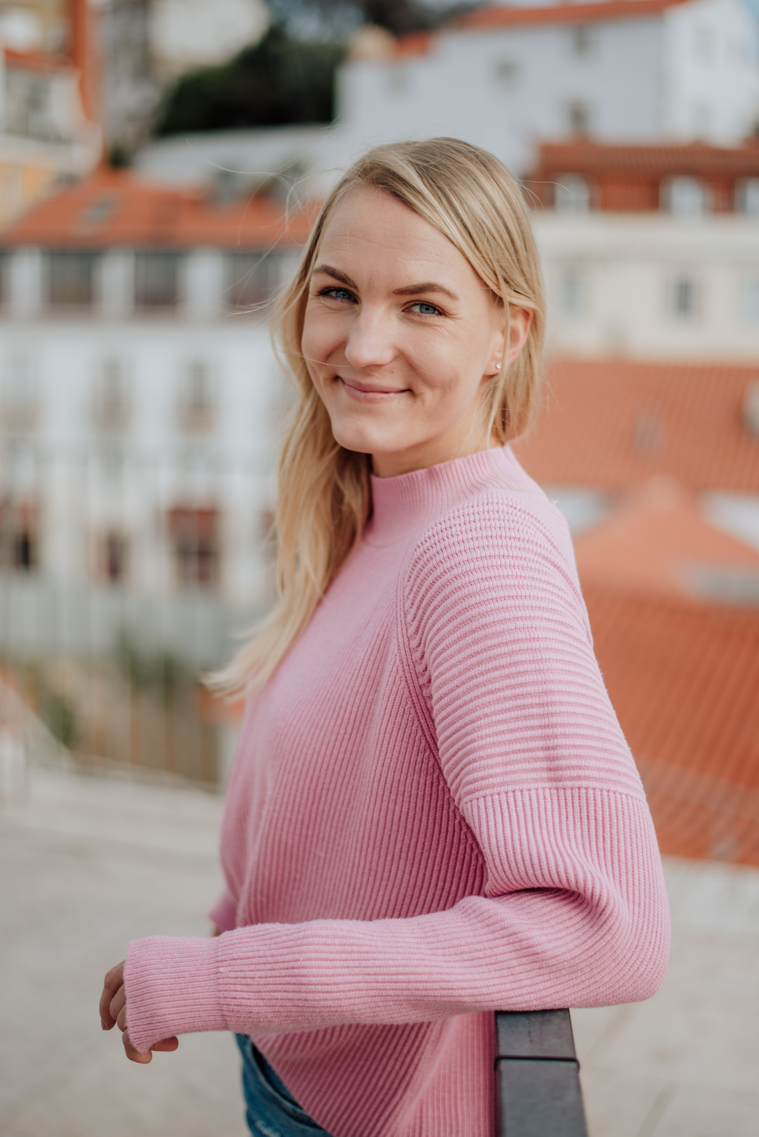 Maria. Lifestyle, wedding and family photographer