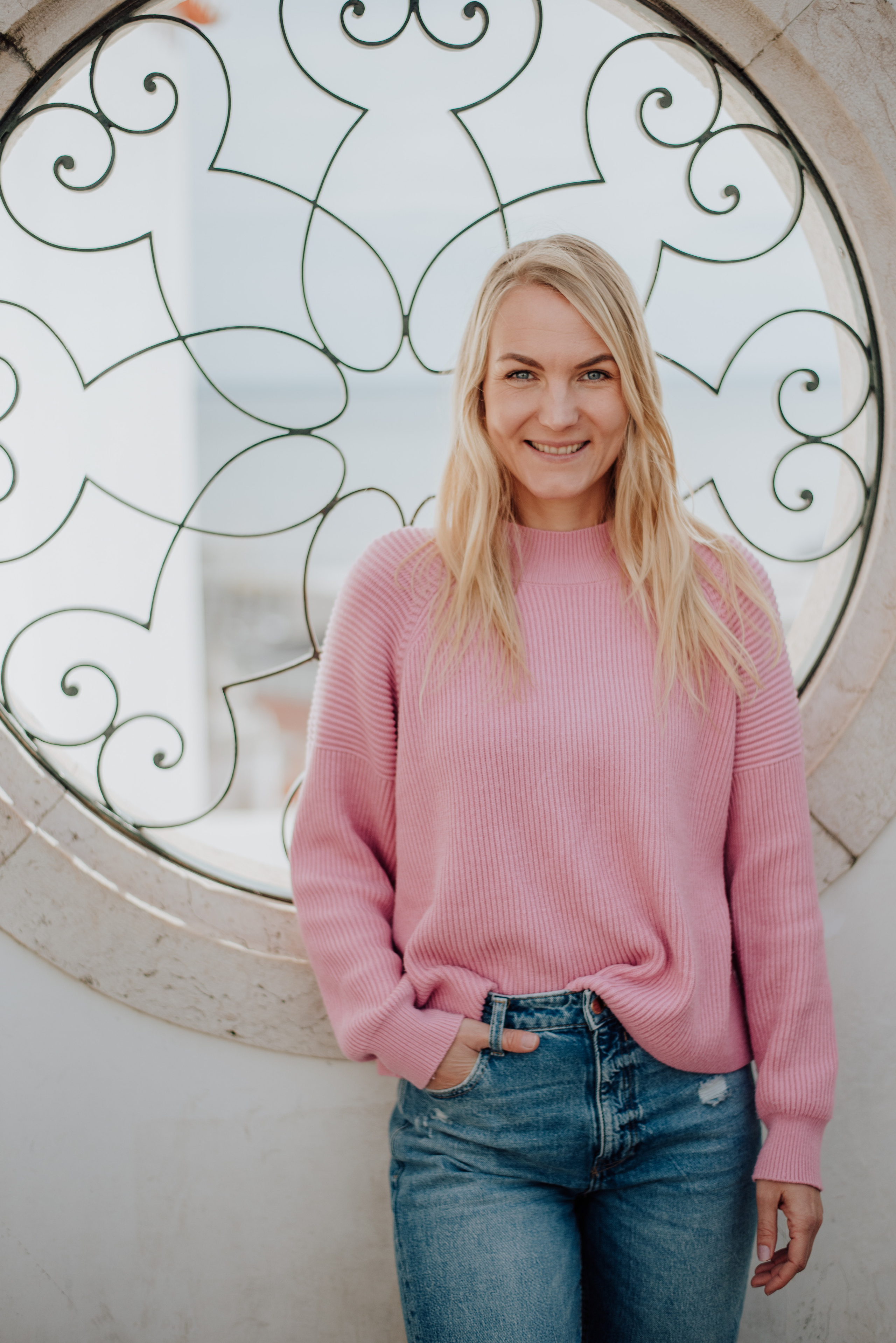 Maria. Lifestyle, wedding and family photographer