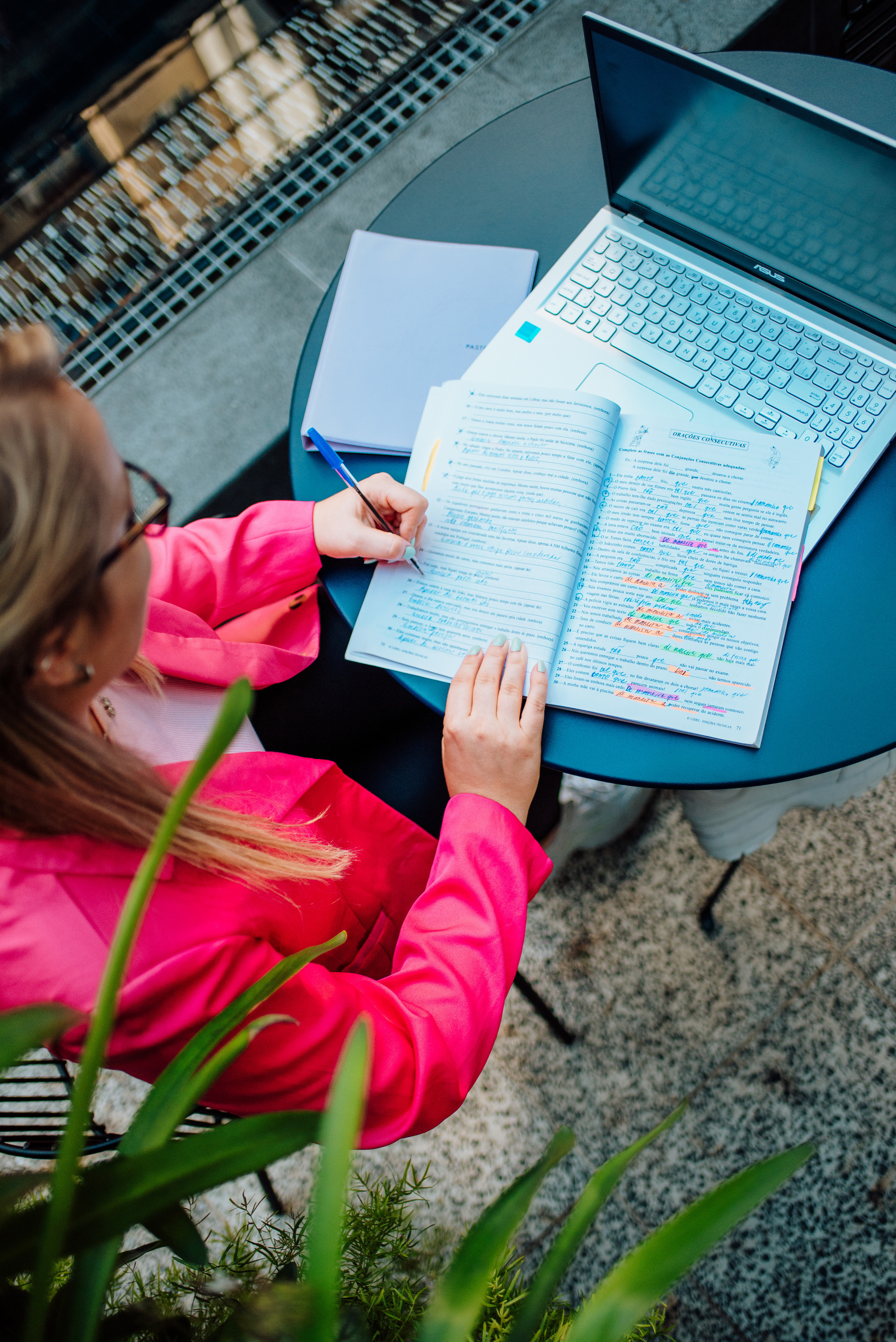 Bára. Lifestyle, wedding and family photographer