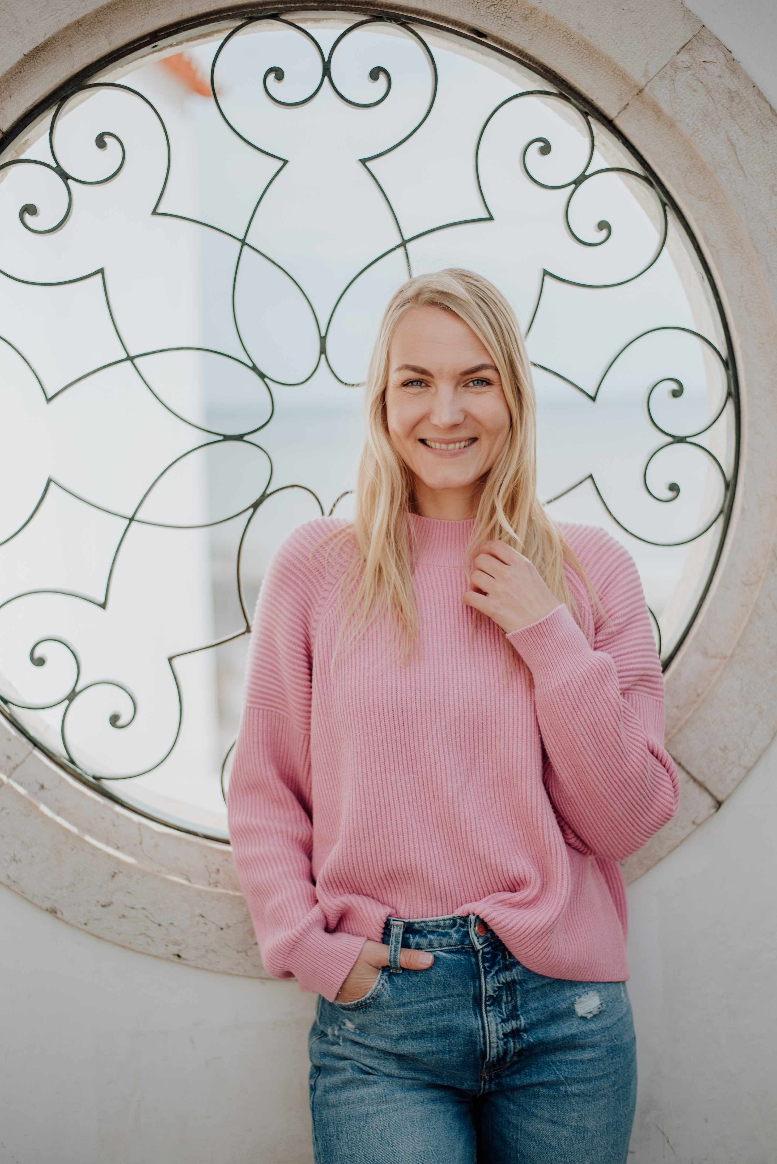 Maria. Lifestyle, wedding and family photographer