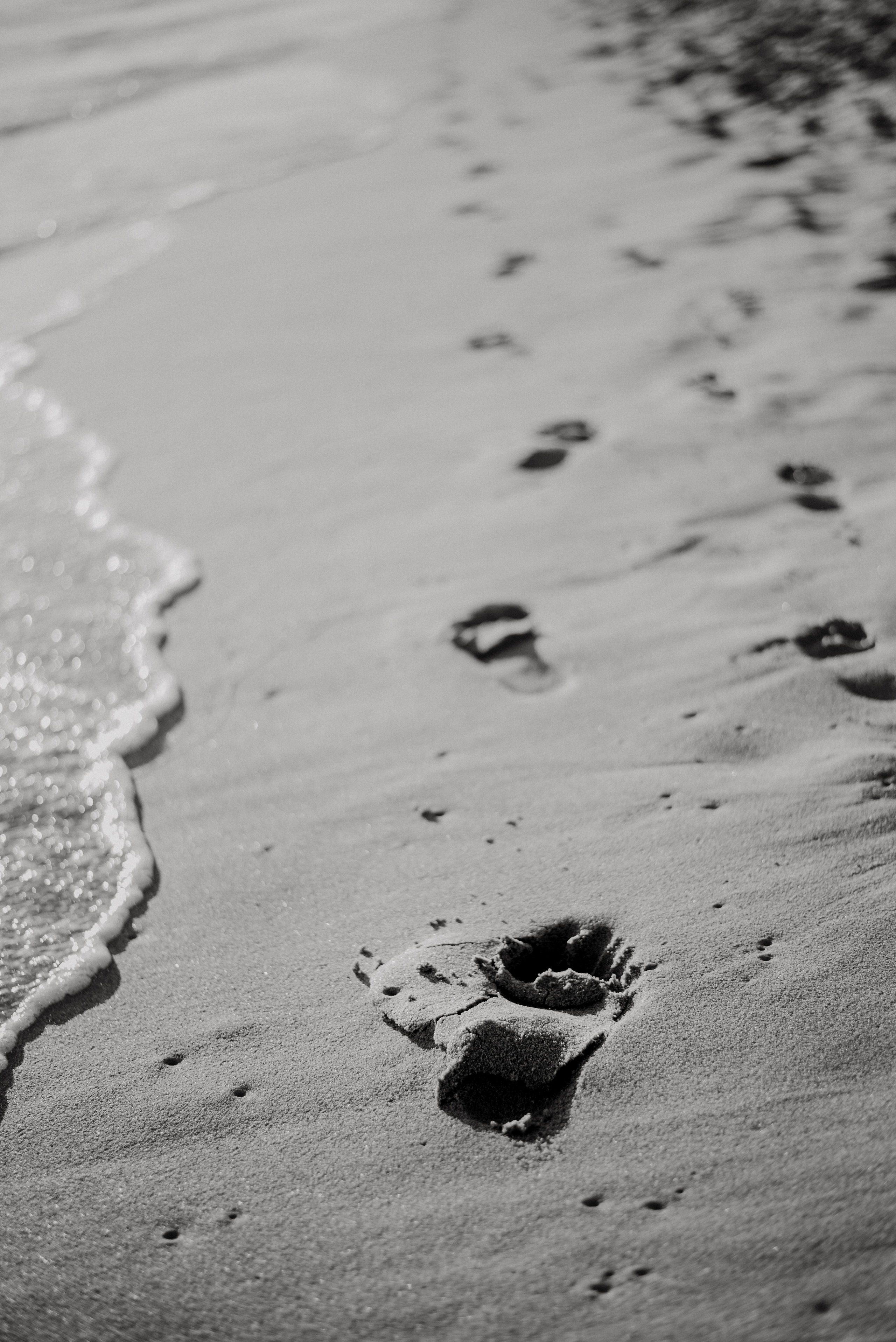 Couple beach photo section. Lifestyle, wedding and family photographer