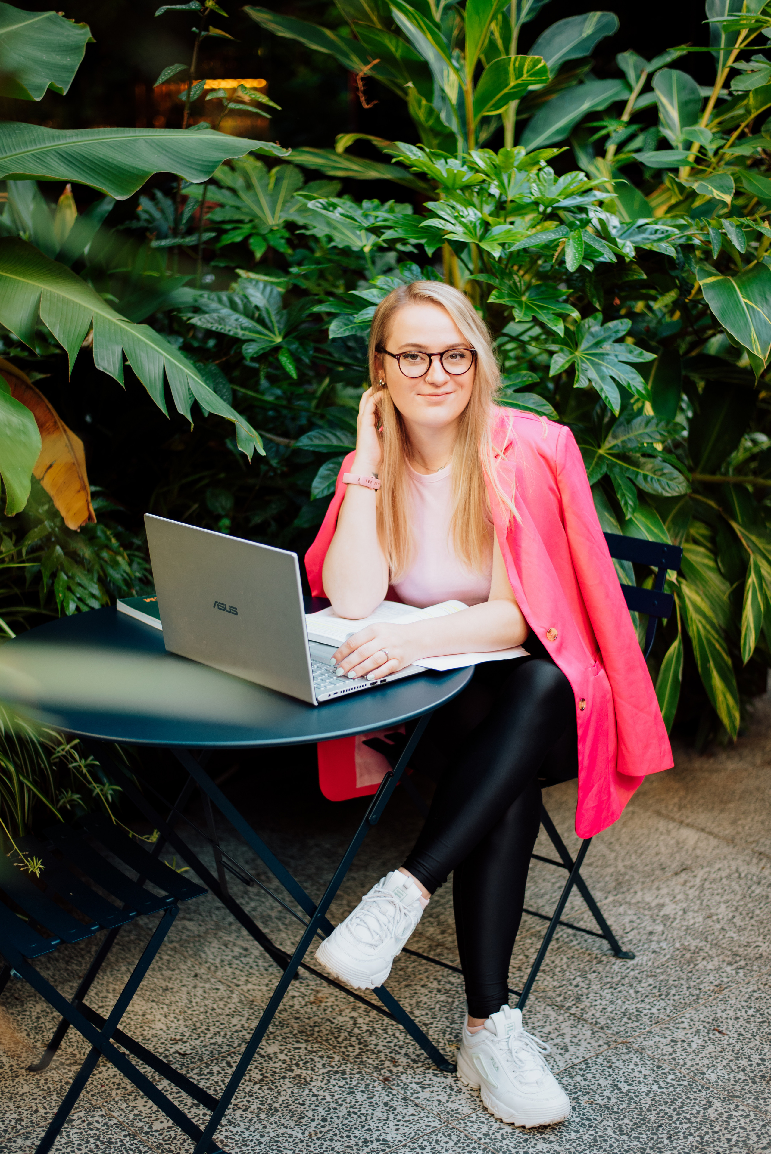 Bára. Lifestyle, wedding and family photographer