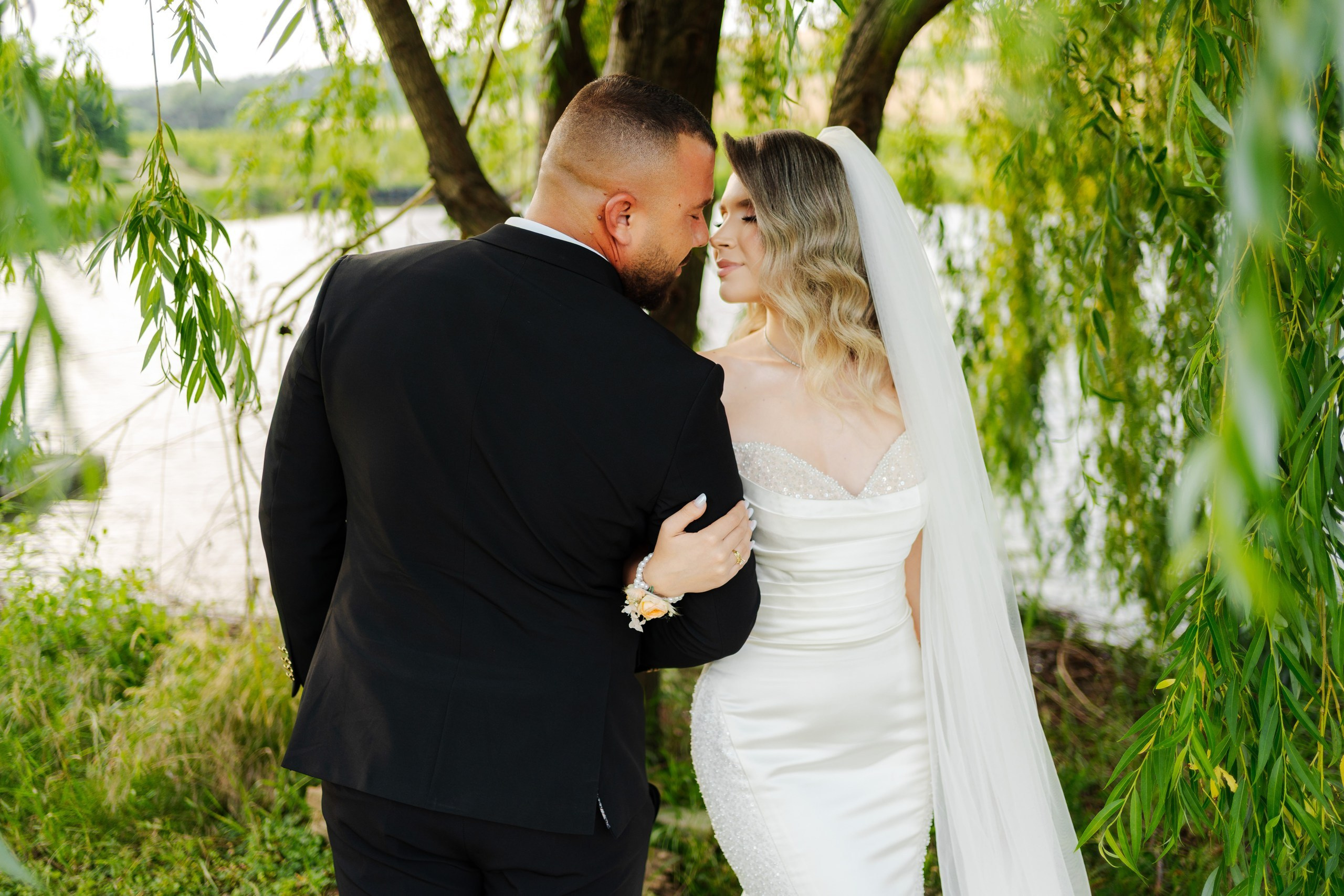 Delia & Paul. Ionut Cimpoes FOTOGRAF
