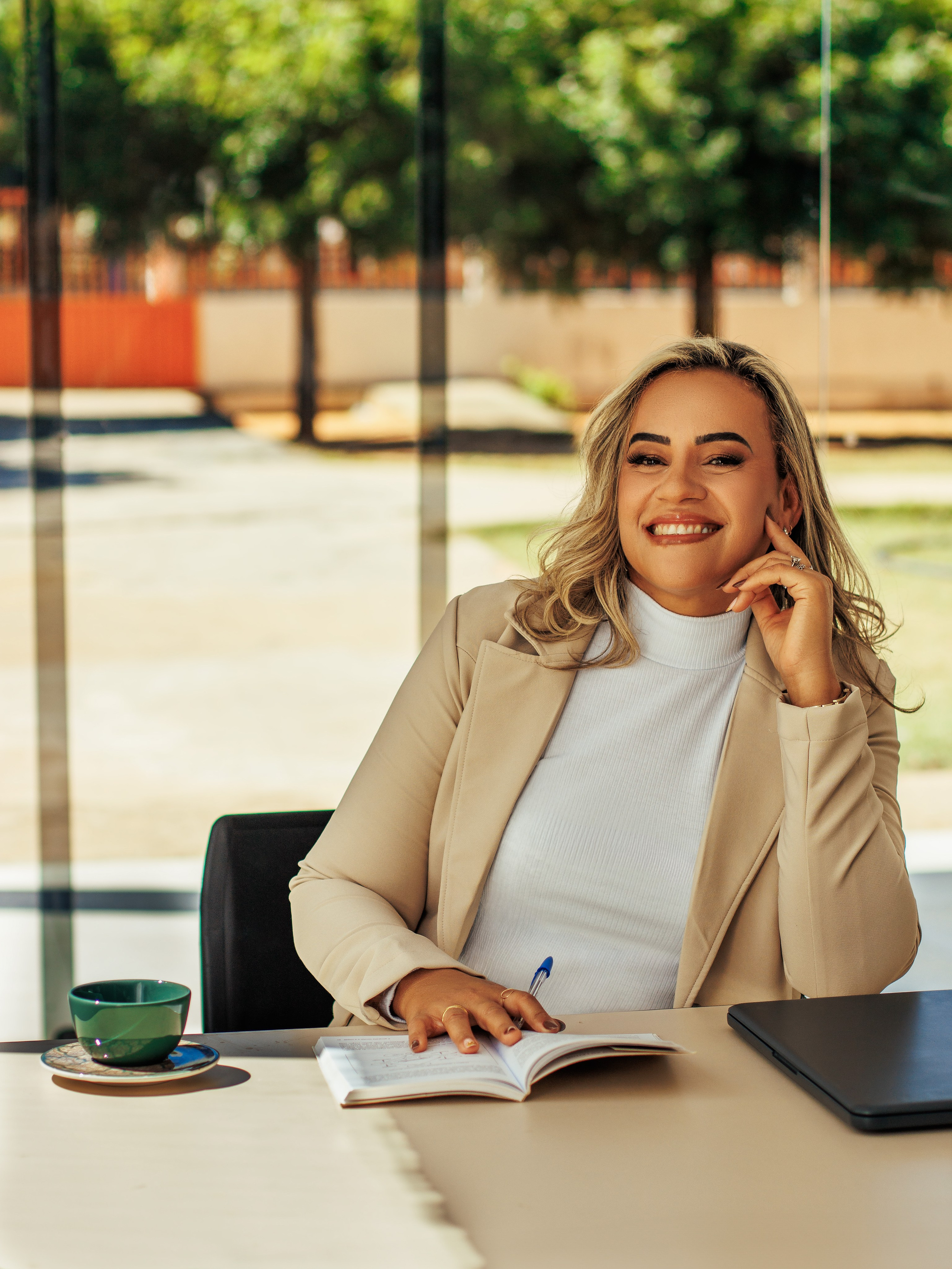 DIRETORA NÉIA. Fotografo de ensaios externos em Brejolândia-Ba