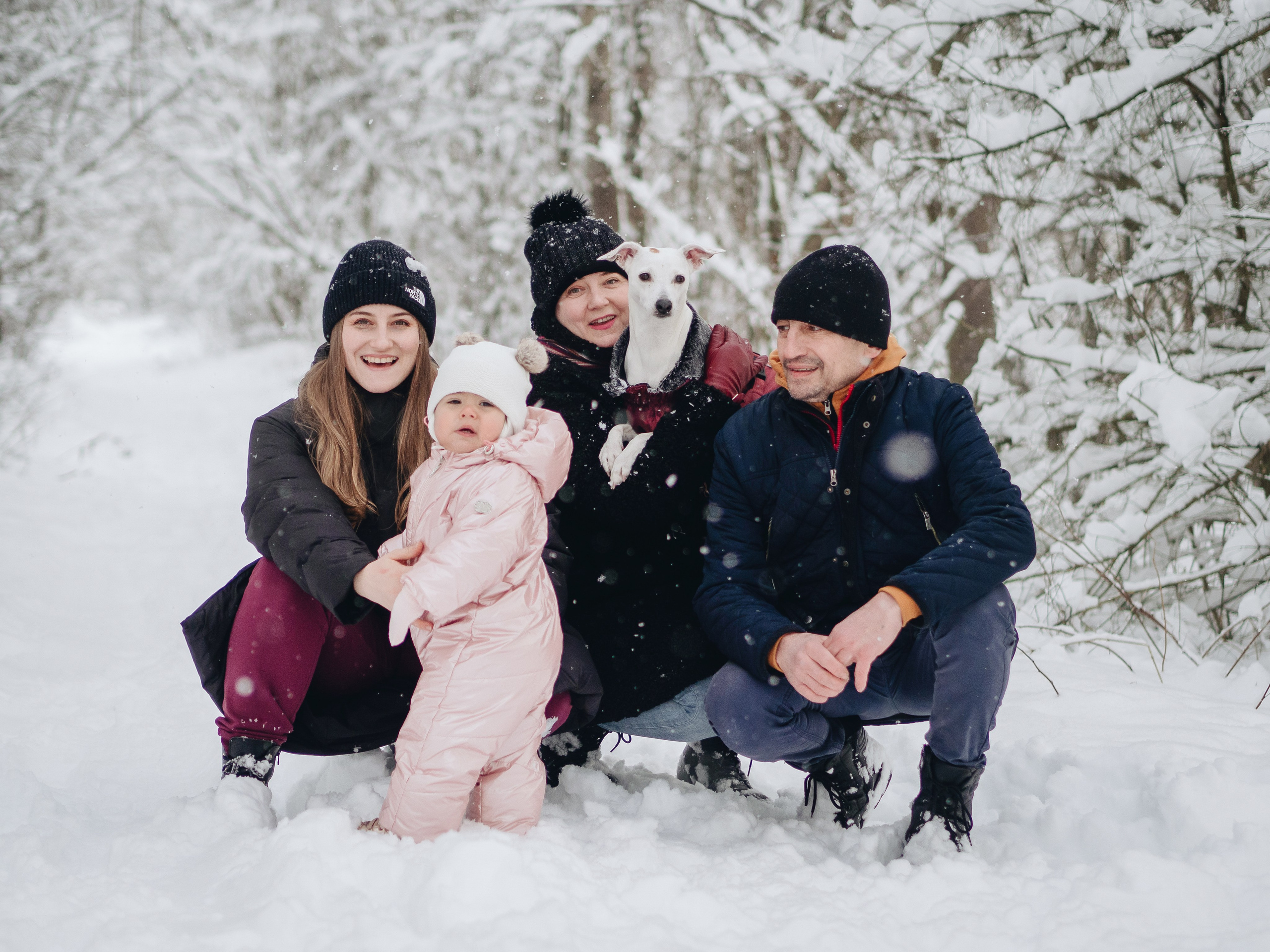 Lida & her family. Photographer in Los Angeles. Julia Ishmuratova