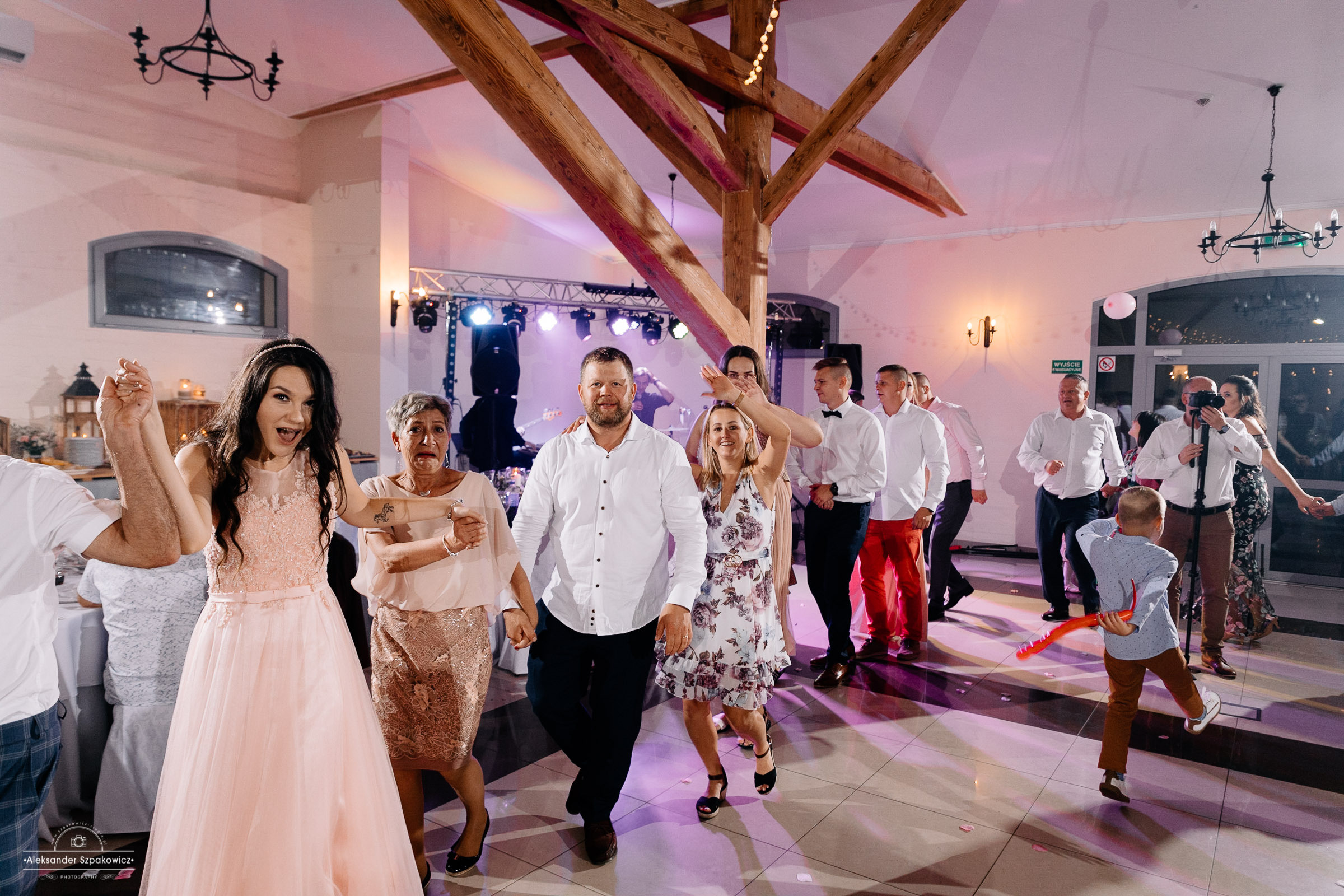 Impreza & Wesele • [ Szpakowicz-studio.pl ]. Fotograf Ślubny Warszawa - Sesje Biznesowe Rodzinne Eventy