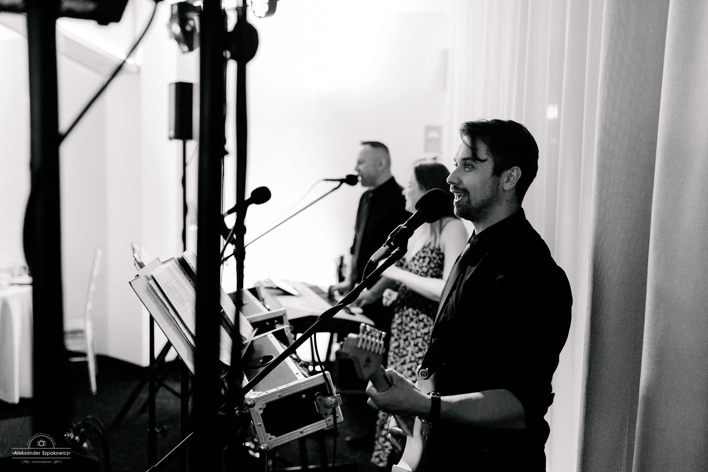 Impreza & Wesele • [ Szpakowicz-studio.pl ]. Fotograf Ślubny Warszawa - Sesje Biznesowe Rodzinne Eventy