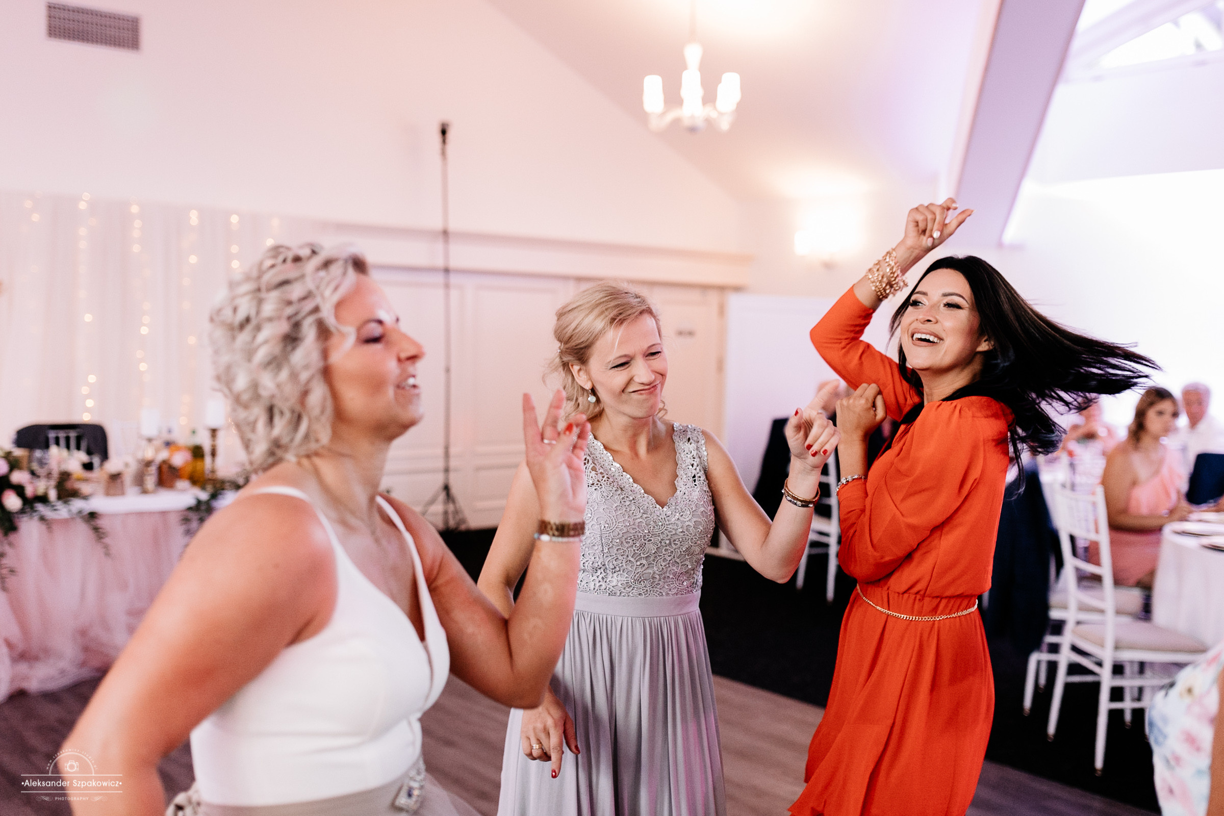 Impreza & Wesele • [ Szpakowicz-studio.pl ]. Fotograf Ślubny Warszawa - Sesje Biznesowe Rodzinne Eventy