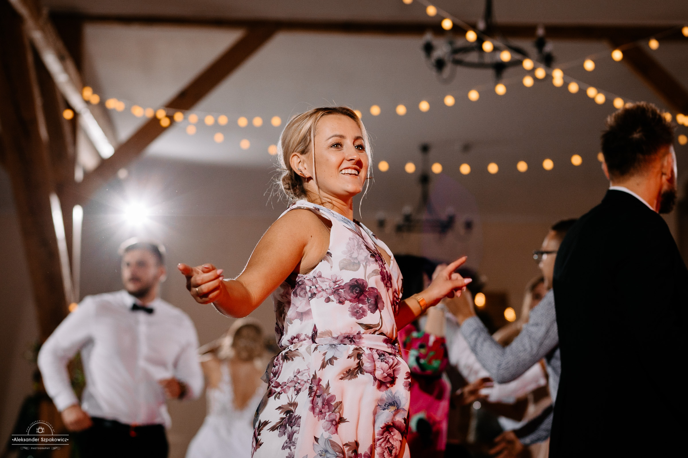 Impreza & Wesele • [ Szpakowicz-studio.pl ]. Fotograf Ślubny Warszawa - Sesje Biznesowe Rodzinne Eventy