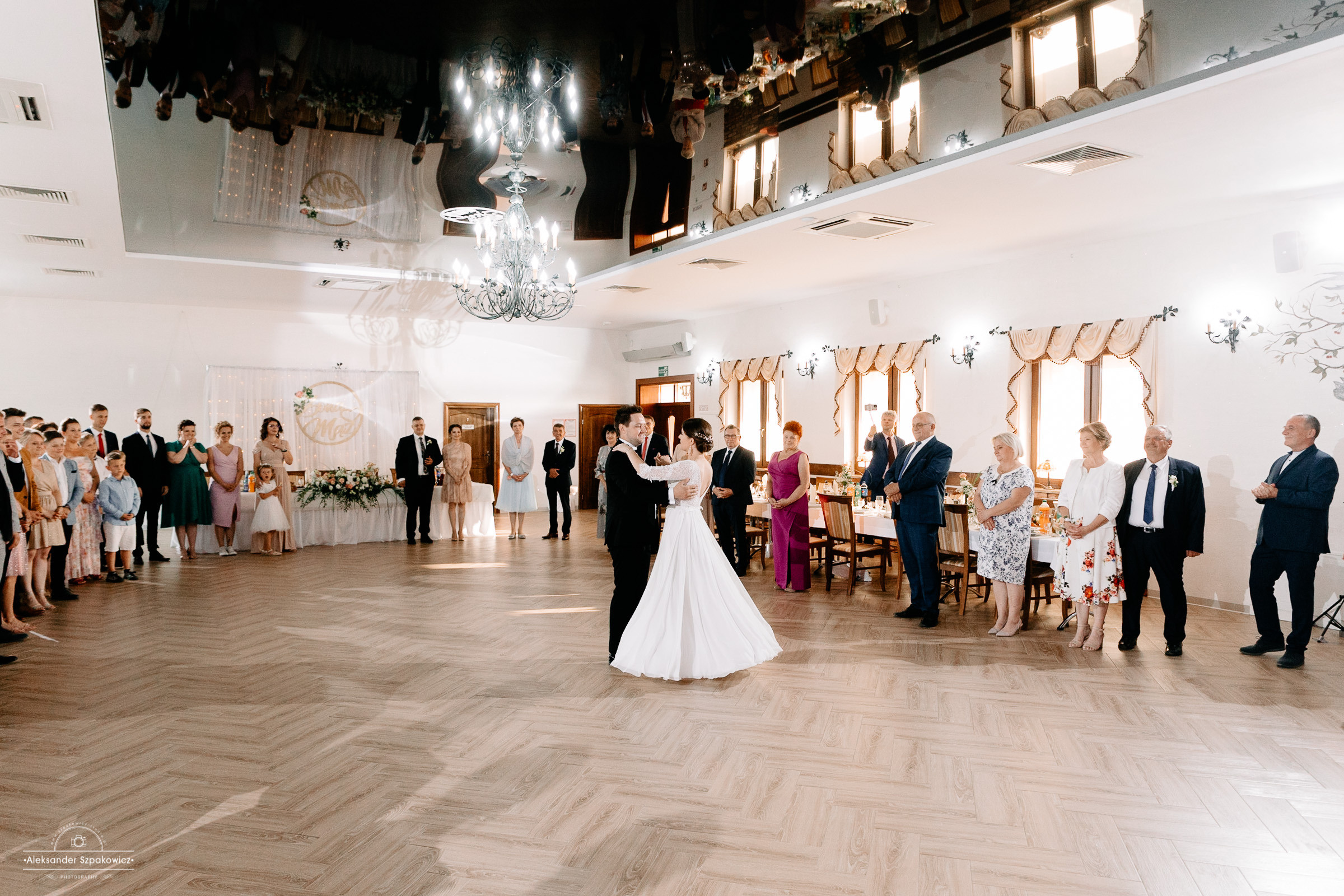 Impreza & Wesele • [ Szpakowicz-studio.pl ]. Fotograf Ślubny Warszawa - Sesje Biznesowe Rodzinne Eventy