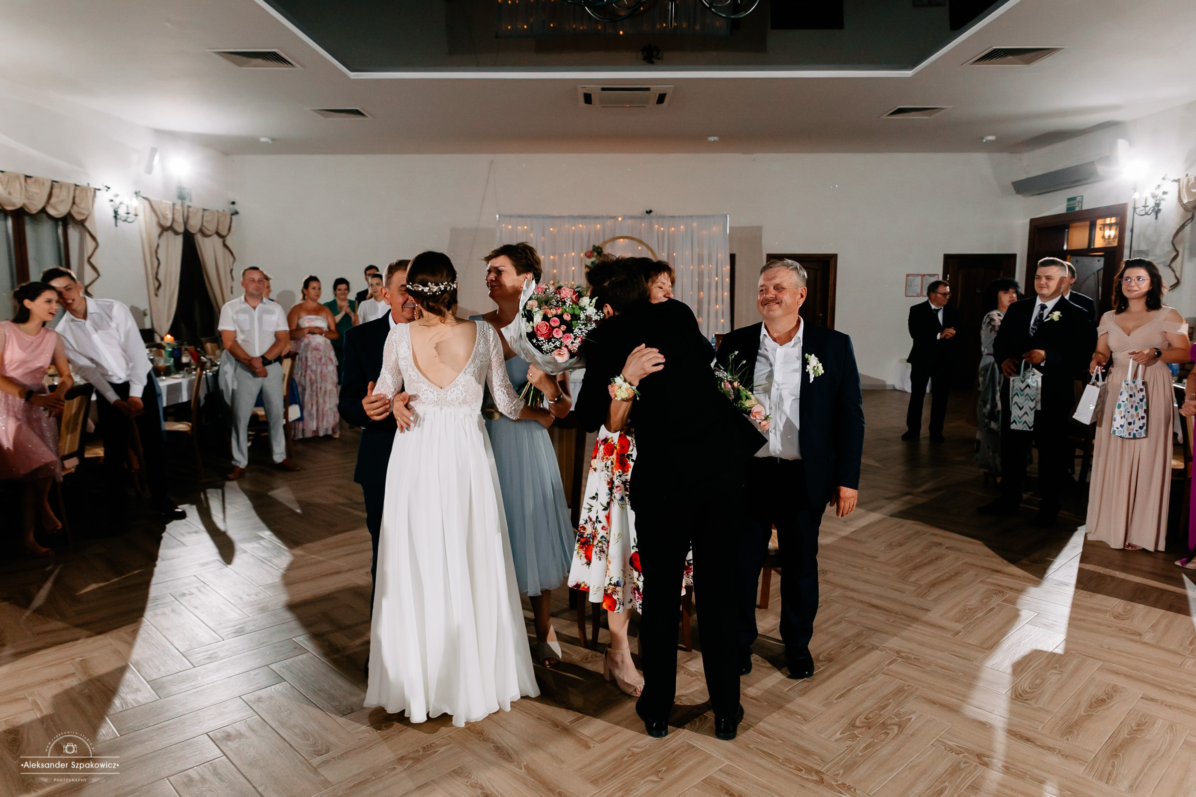 Impreza & Wesele • [ Szpakowicz-studio.pl ]. Fotograf Ślubny Warszawa - Sesje Biznesowe Rodzinne Eventy