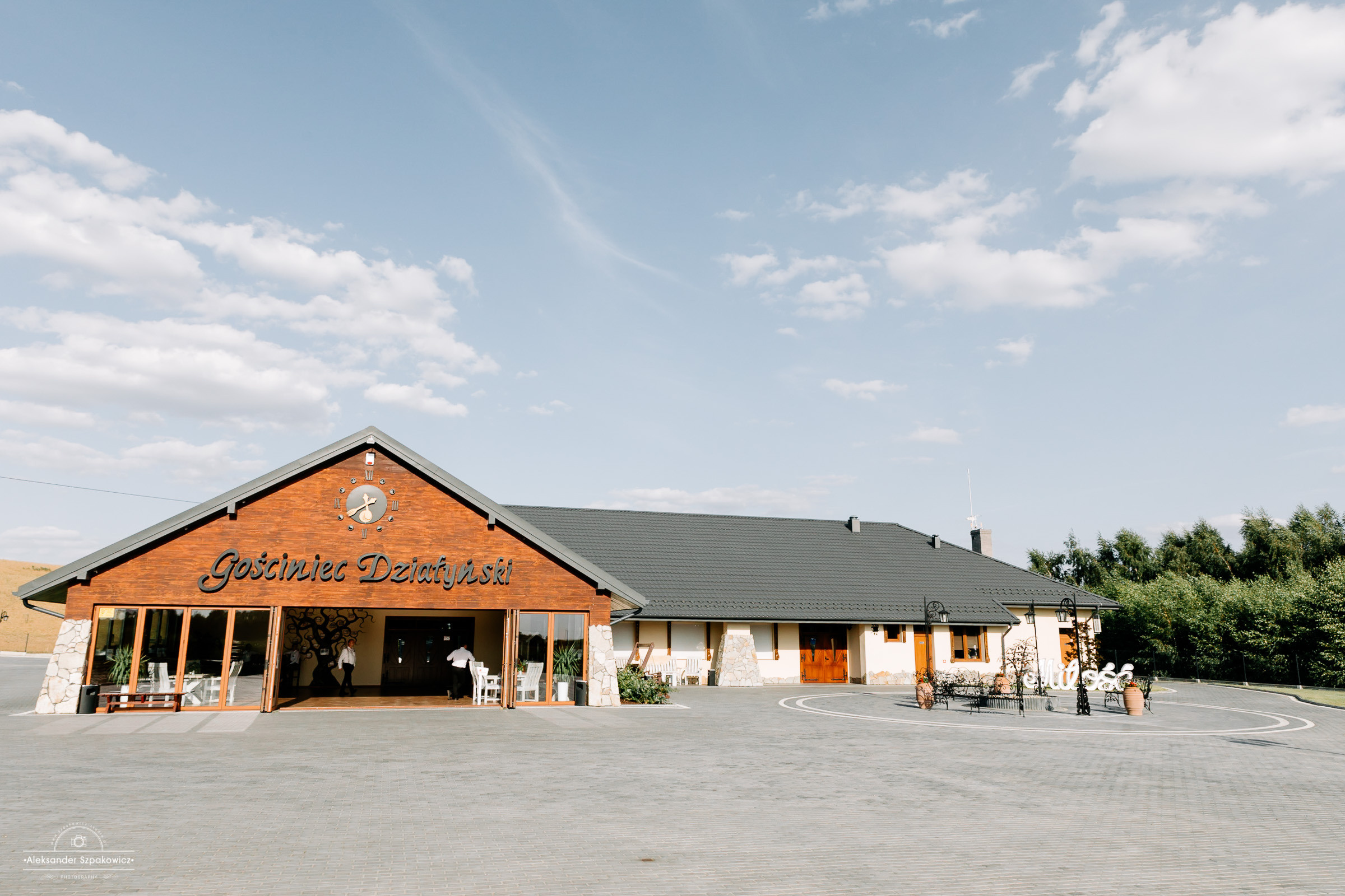 Impreza & Wesele • [ Szpakowicz-studio.pl ]. Fotograf Ślubny Warszawa - Sesje Biznesowe Rodzinne Eventy