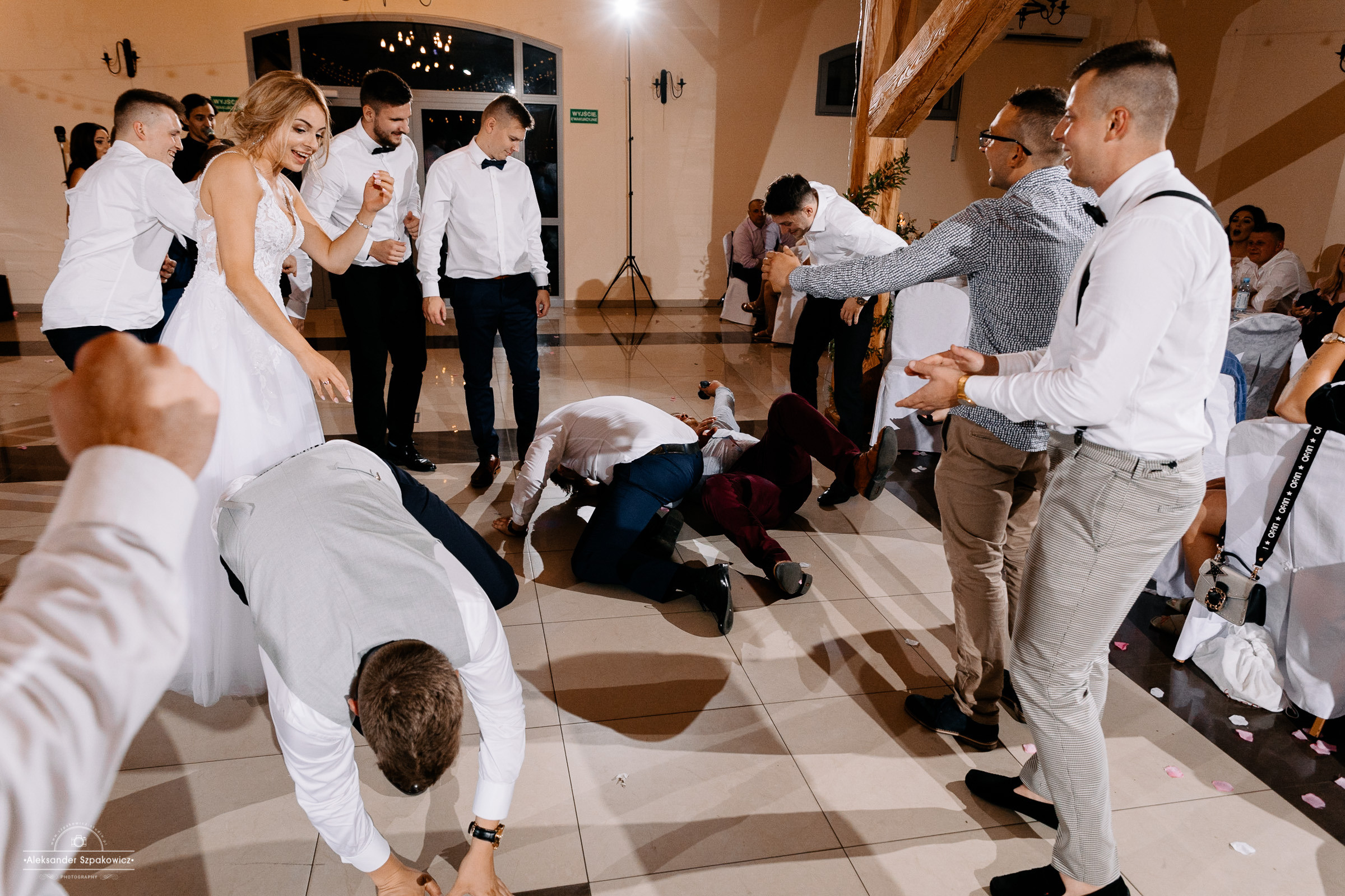 Impreza & Wesele • [ Szpakowicz-studio.pl ]. Fotograf Ślubny Warszawa - Sesje Biznesowe Rodzinne Eventy