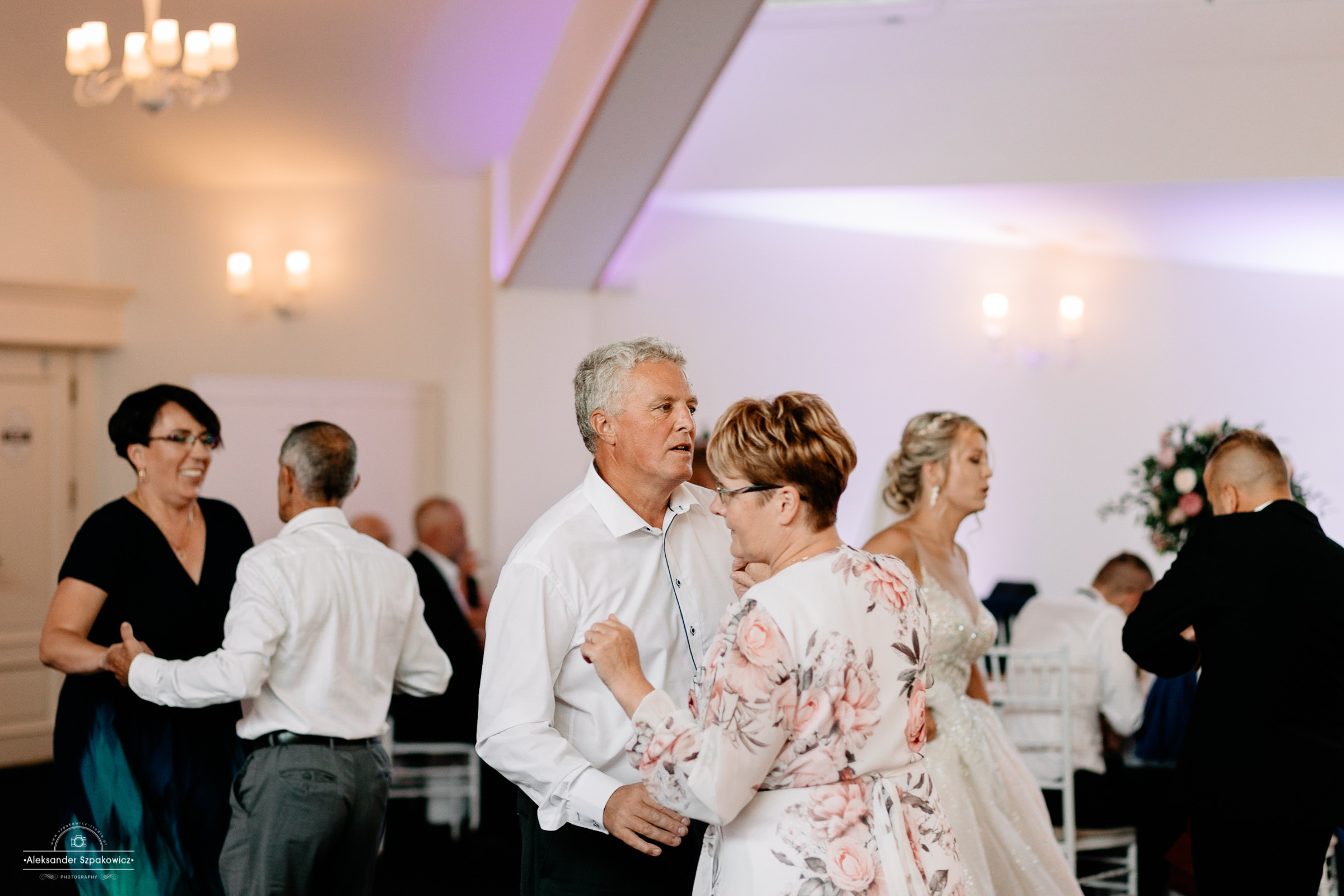 Impreza & Wesele • [ Szpakowicz-studio.pl ]. Fotograf Ślubny Warszawa - Sesje Biznesowe Rodzinne Eventy